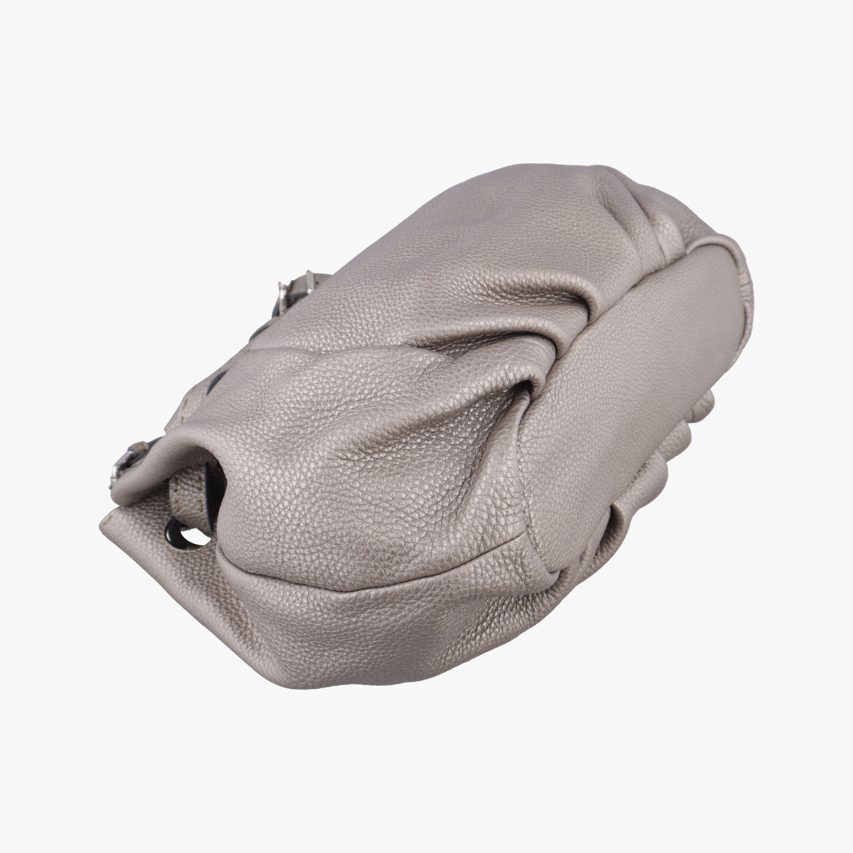 Secondhand Fendi Selleria Pomodorino Silver Leather 8BR595 shoulderbag | stylenewstar