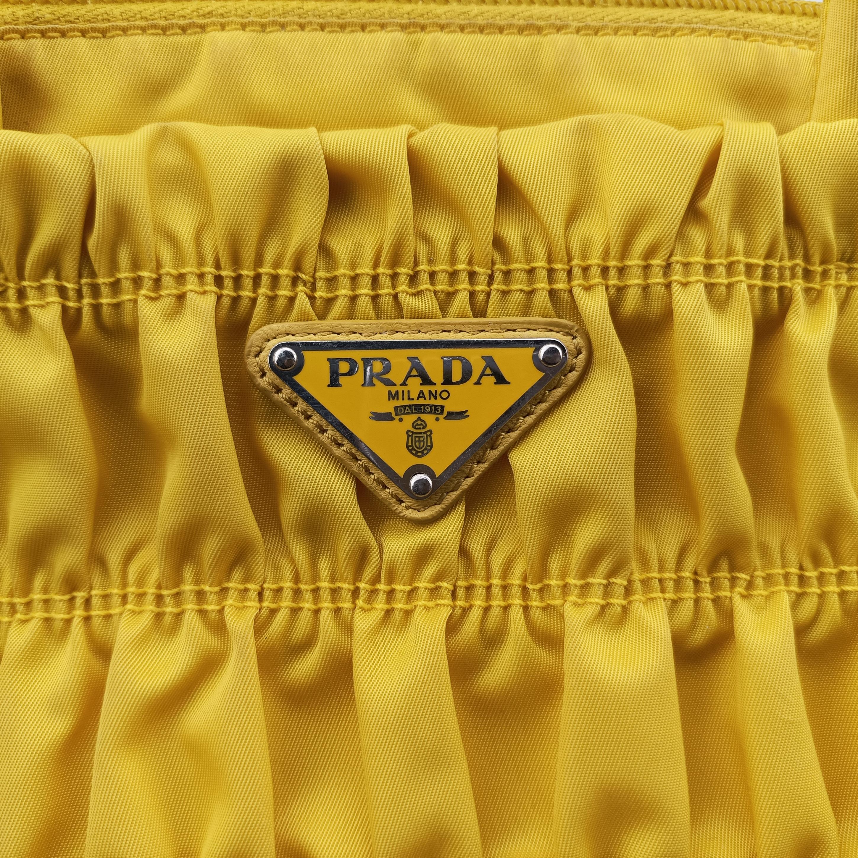 Secondhand Prada Tessuto Gaufre Yellow nylon  shoulderbag | stylenewstar