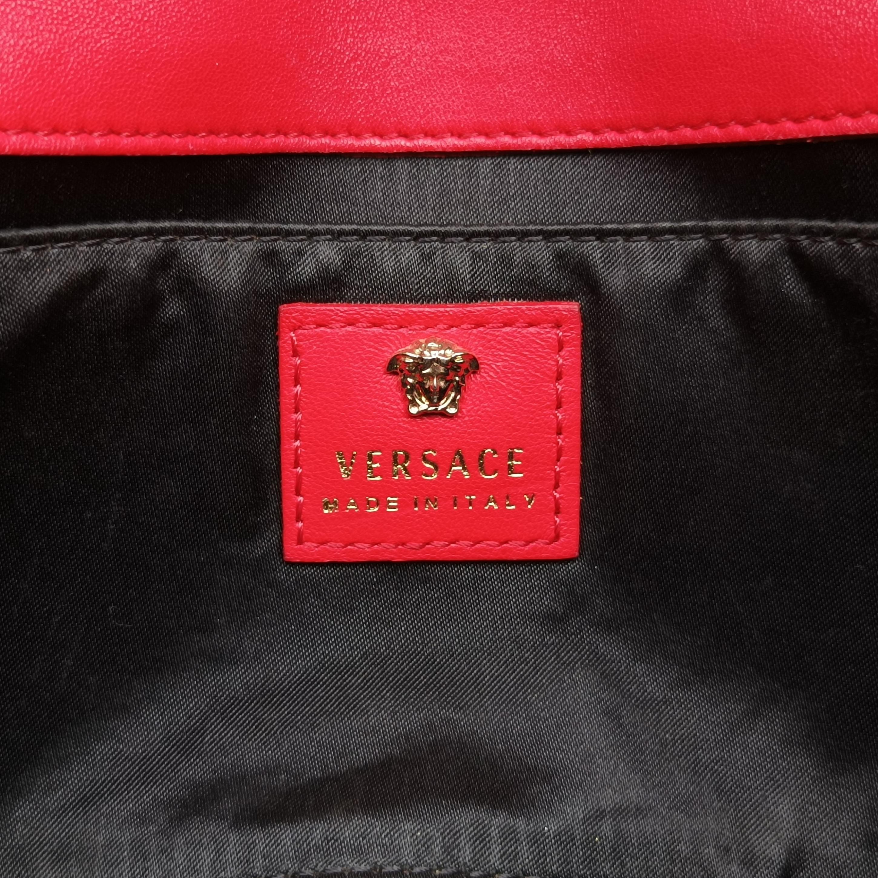 Pre-owned VERSACE Studded Palazzo medusa Red Leather  shoulderbag | stylenewstar