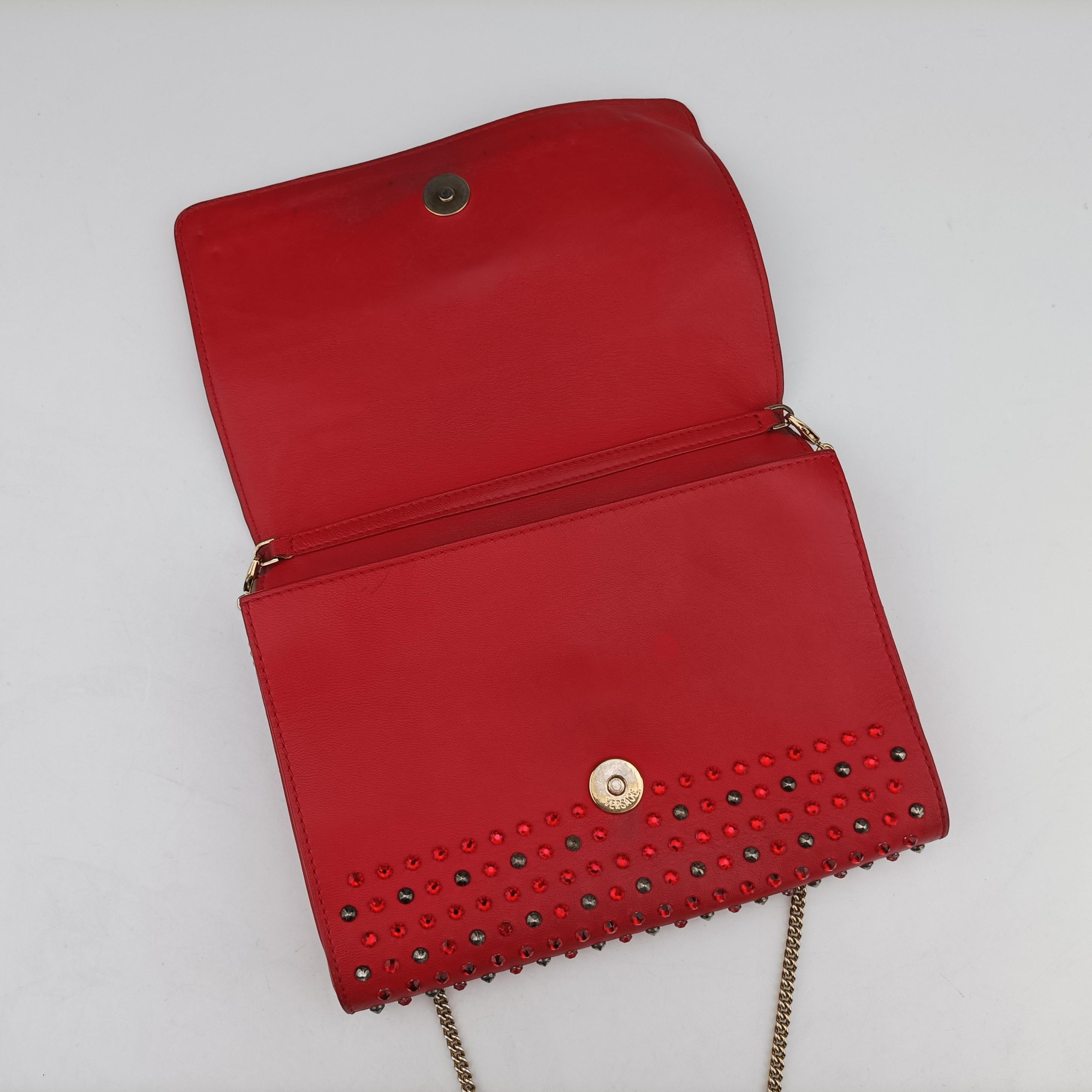 Pre-owned VERSACE Studded Palazzo medusa Red Leather  shoulderbag | stylenewstar