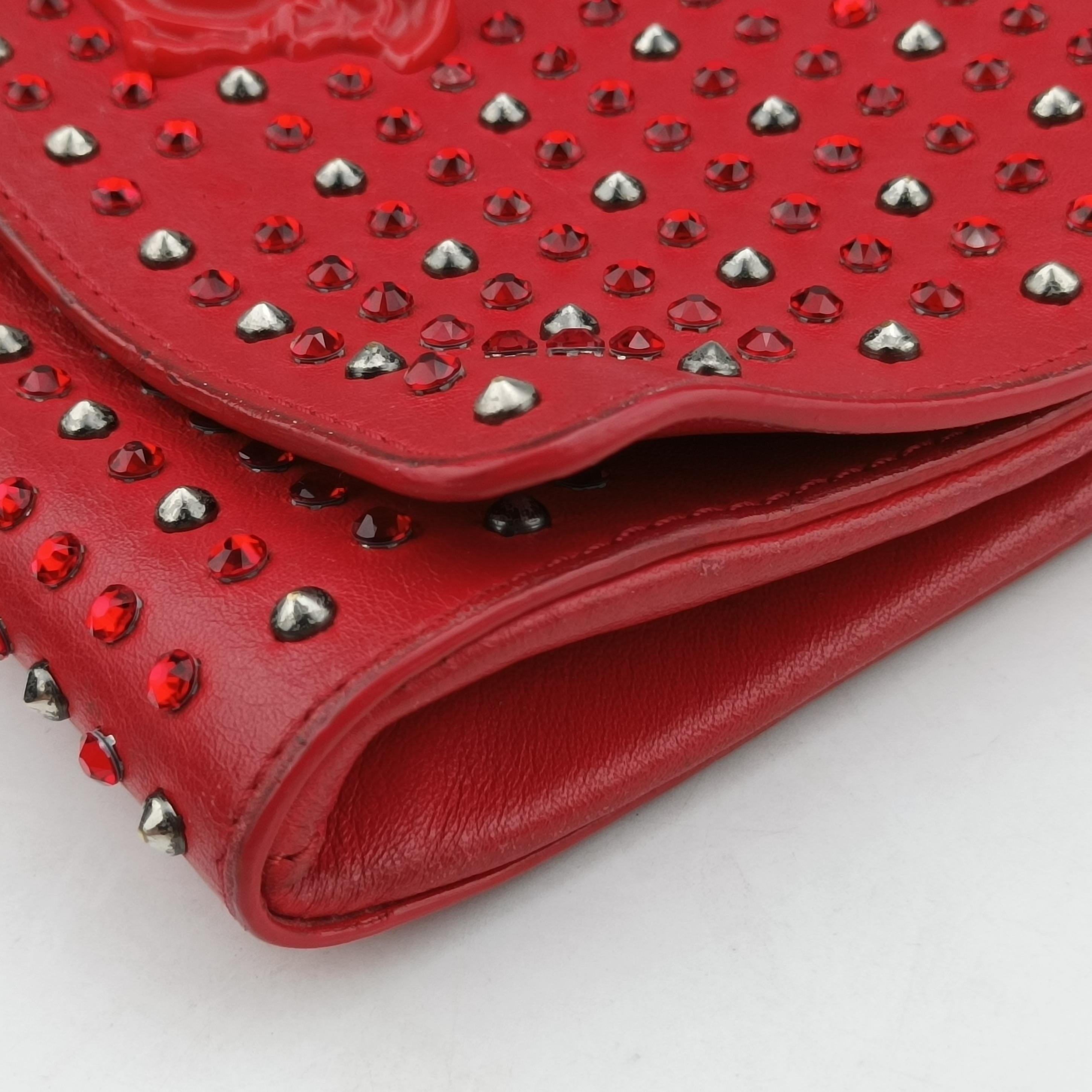 Pre-owned VERSACE Studded Palazzo medusa Red Leather  shoulderbag | stylenewstar
