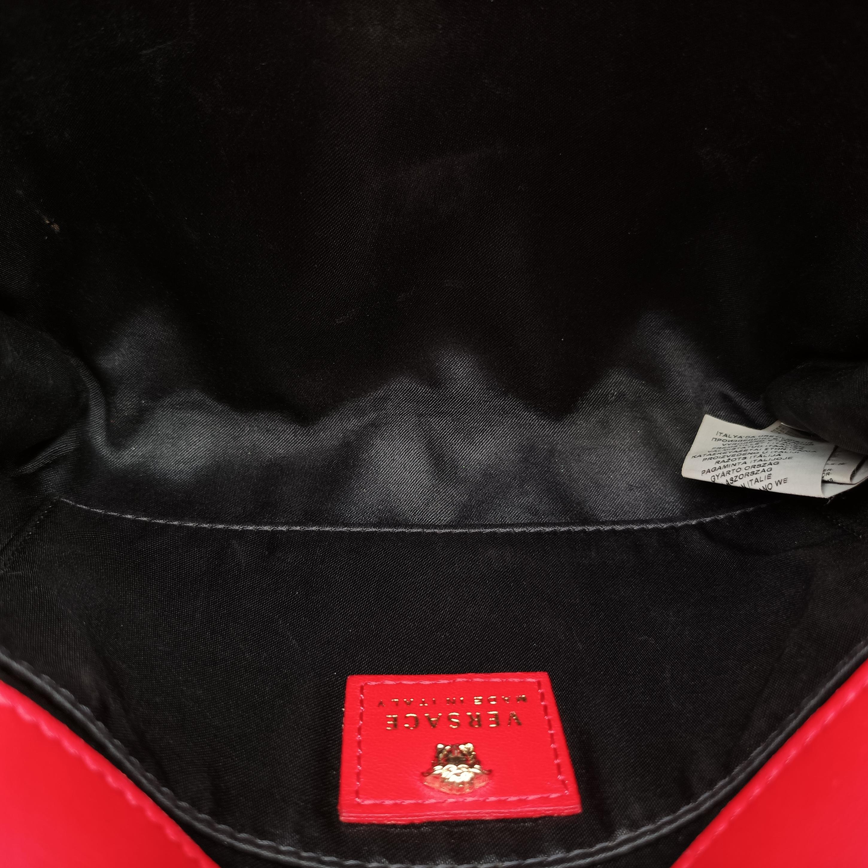 Pre-owned VERSACE Studded Palazzo medusa Red Leather  shoulderbag | stylenewstar