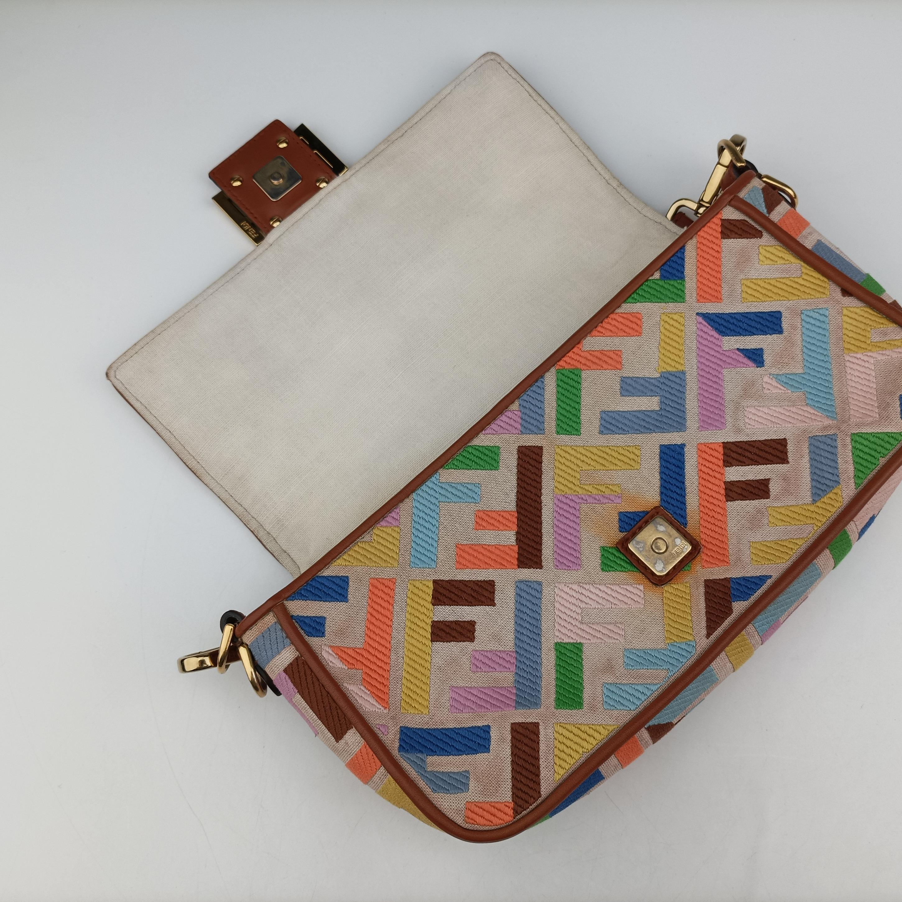 Pre-owned Fendi BAGUETTE Multicolour canvas 8BR600 shoulderbag | stylenewstar