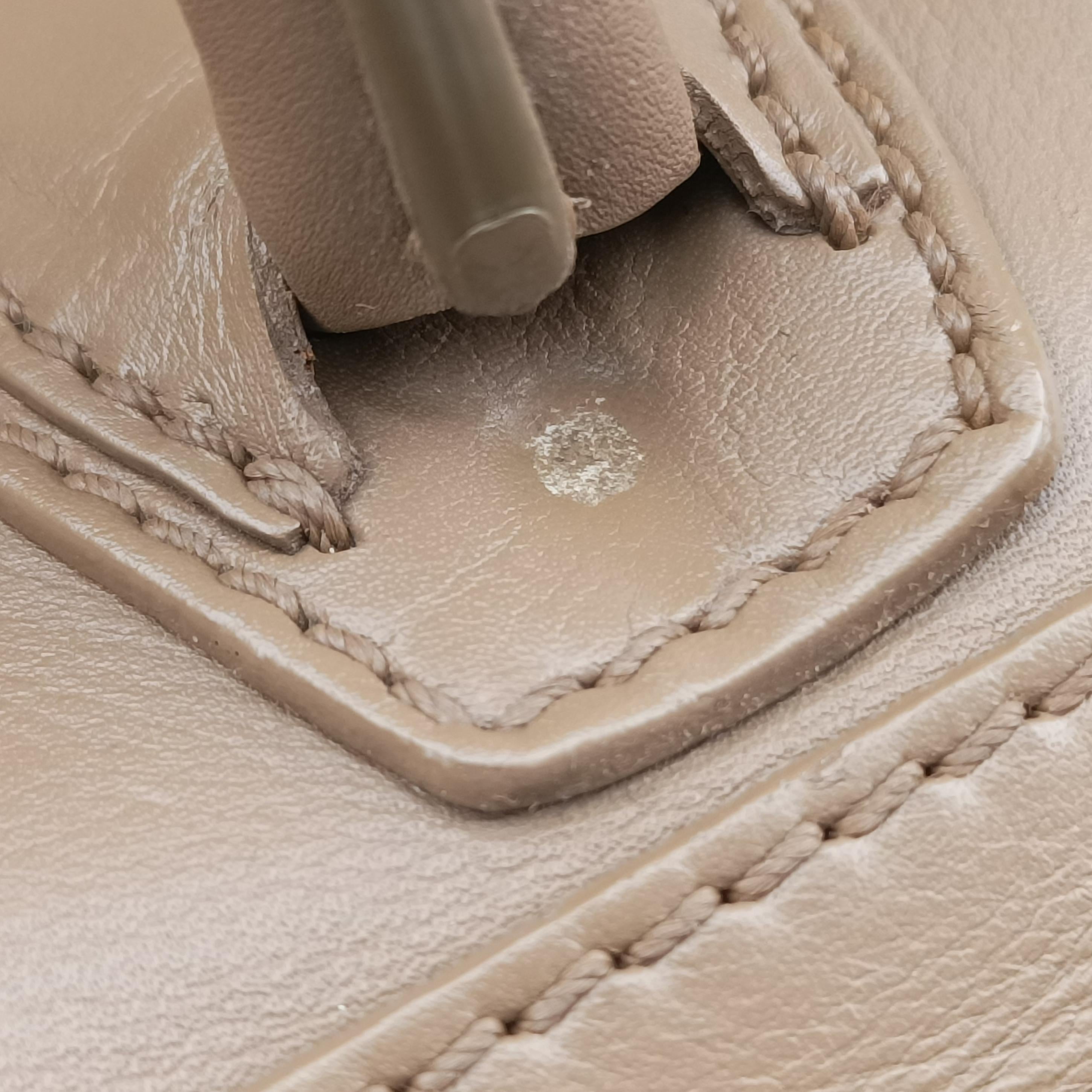 Pre-owned Celine luggage mini shopper Beige Leather  handbag | stylenewstar
