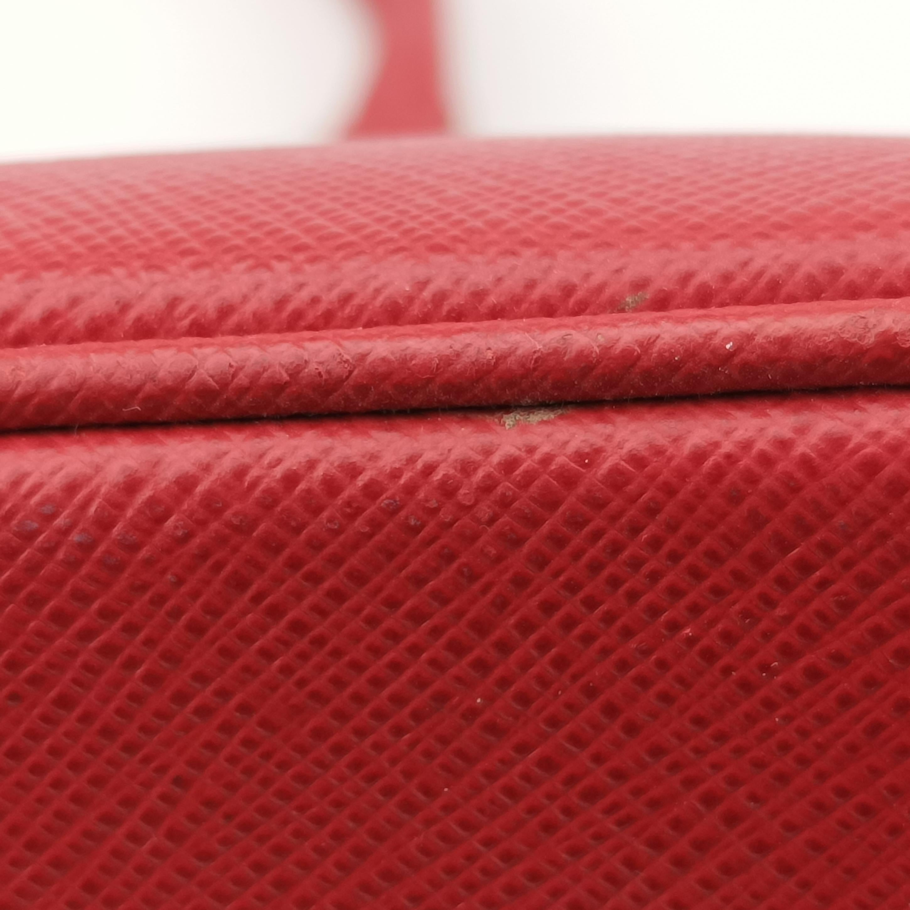 Vintage Prada Promenade Red SAFFIANO Leather BN2558 handbag | stylenewstar