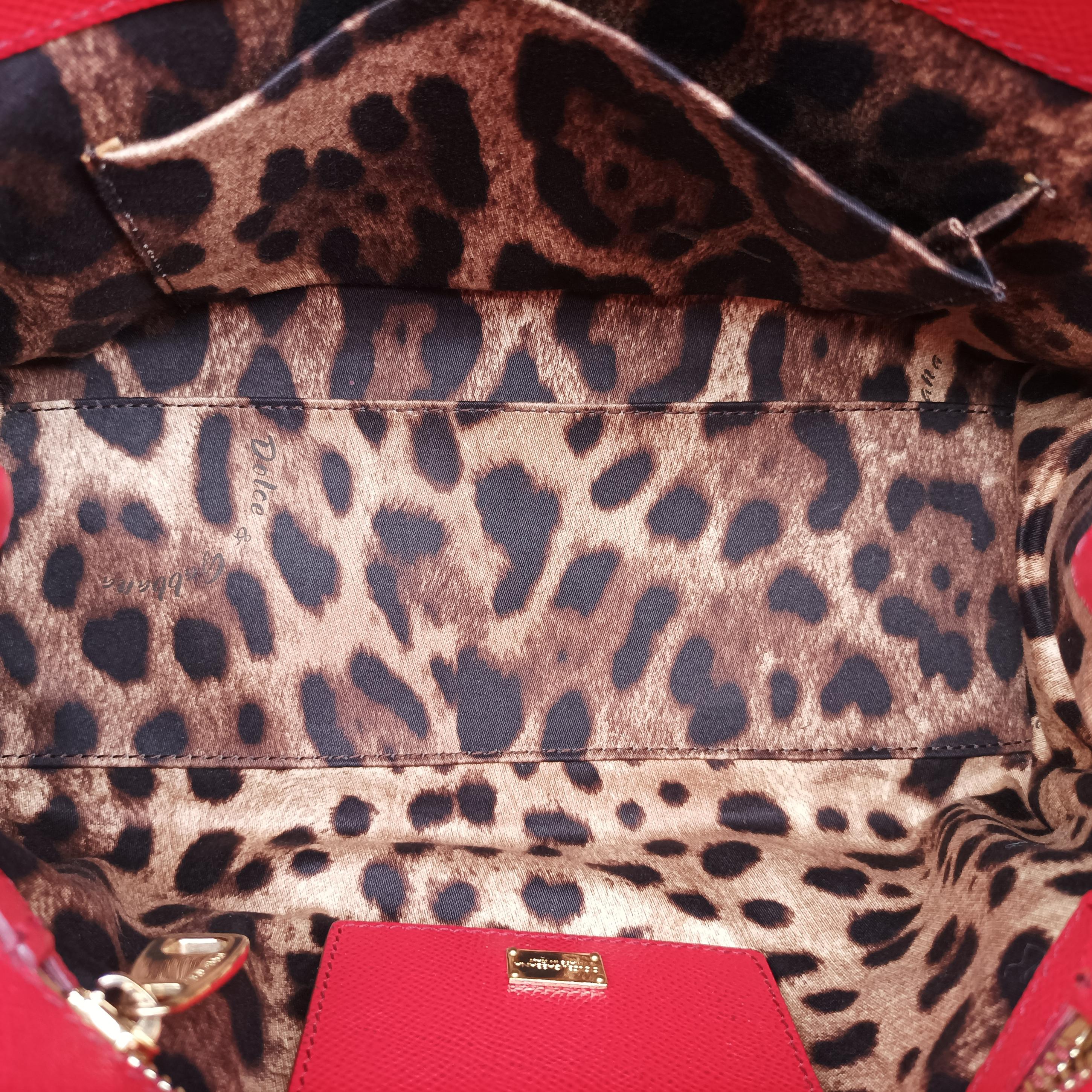 Secondhand Dolce & Gabbana SICILY Red Leather  handbag | stylenewstar