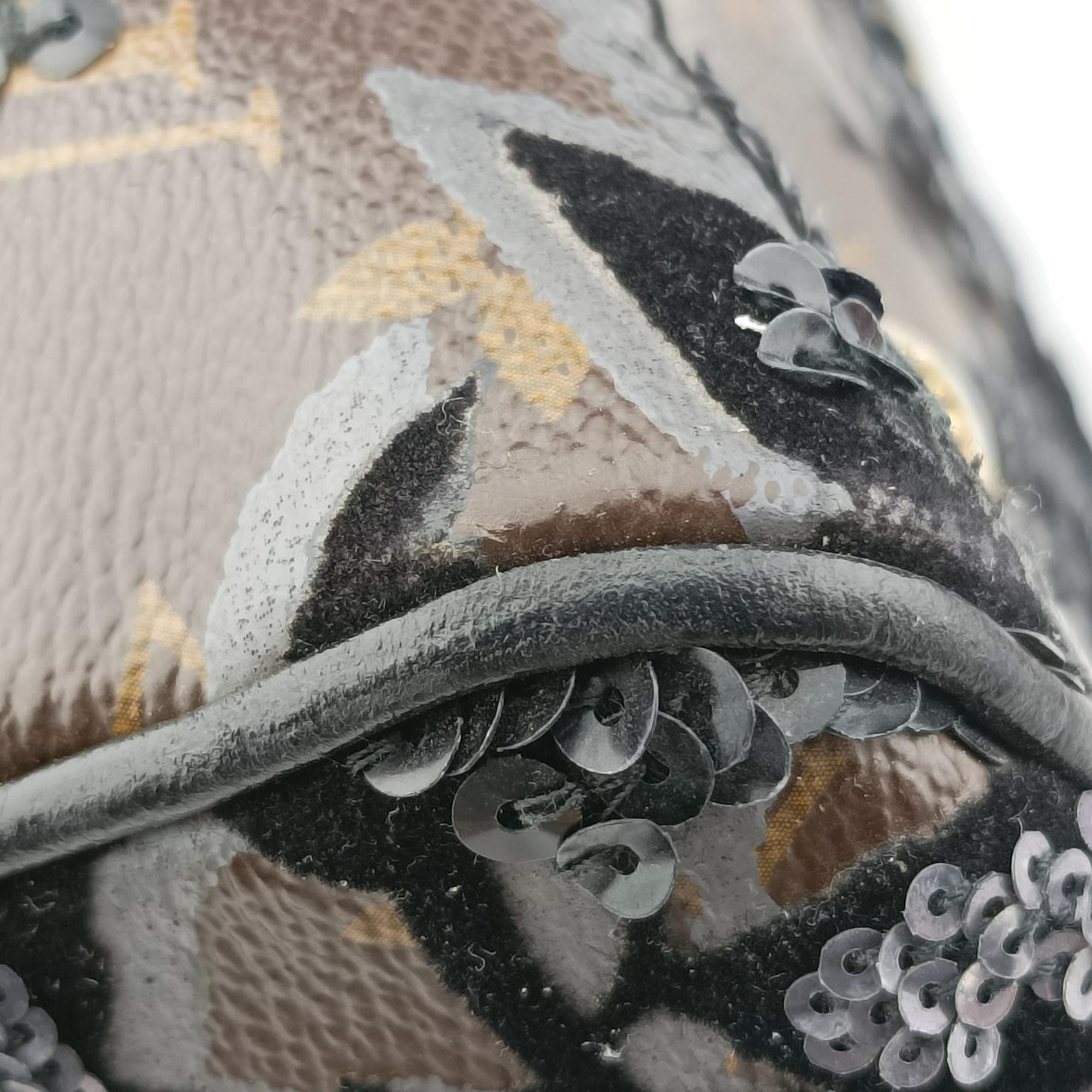Pre-owned Louis Vuitton Speedy 30 brown×black Monogram Fleur Deug×Sequins M40436 handbag | stylenewstar