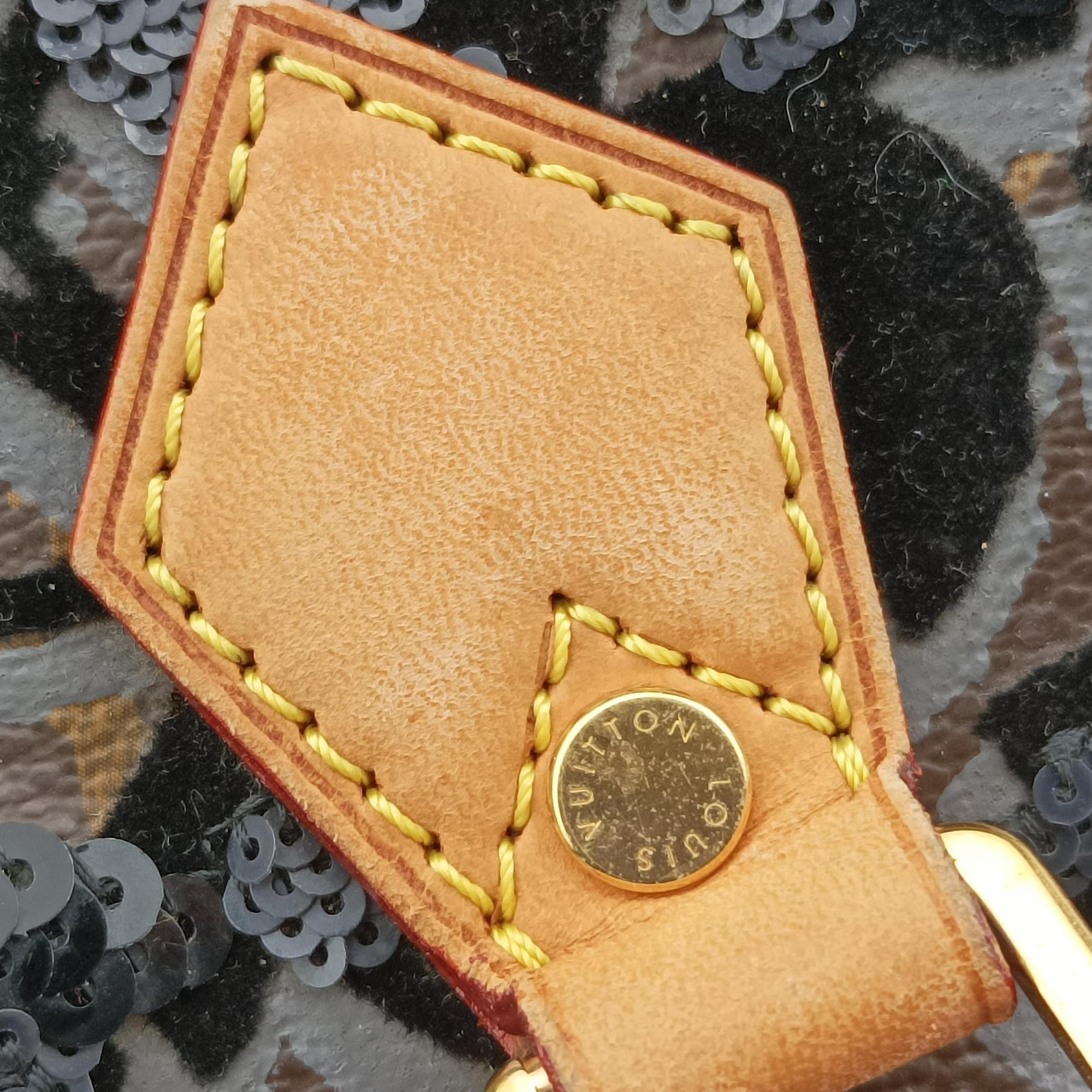 Pre-owned Louis Vuitton Speedy 30 brown×black Monogram Fleur Deug×Sequins M40436 handbag | stylenewstar