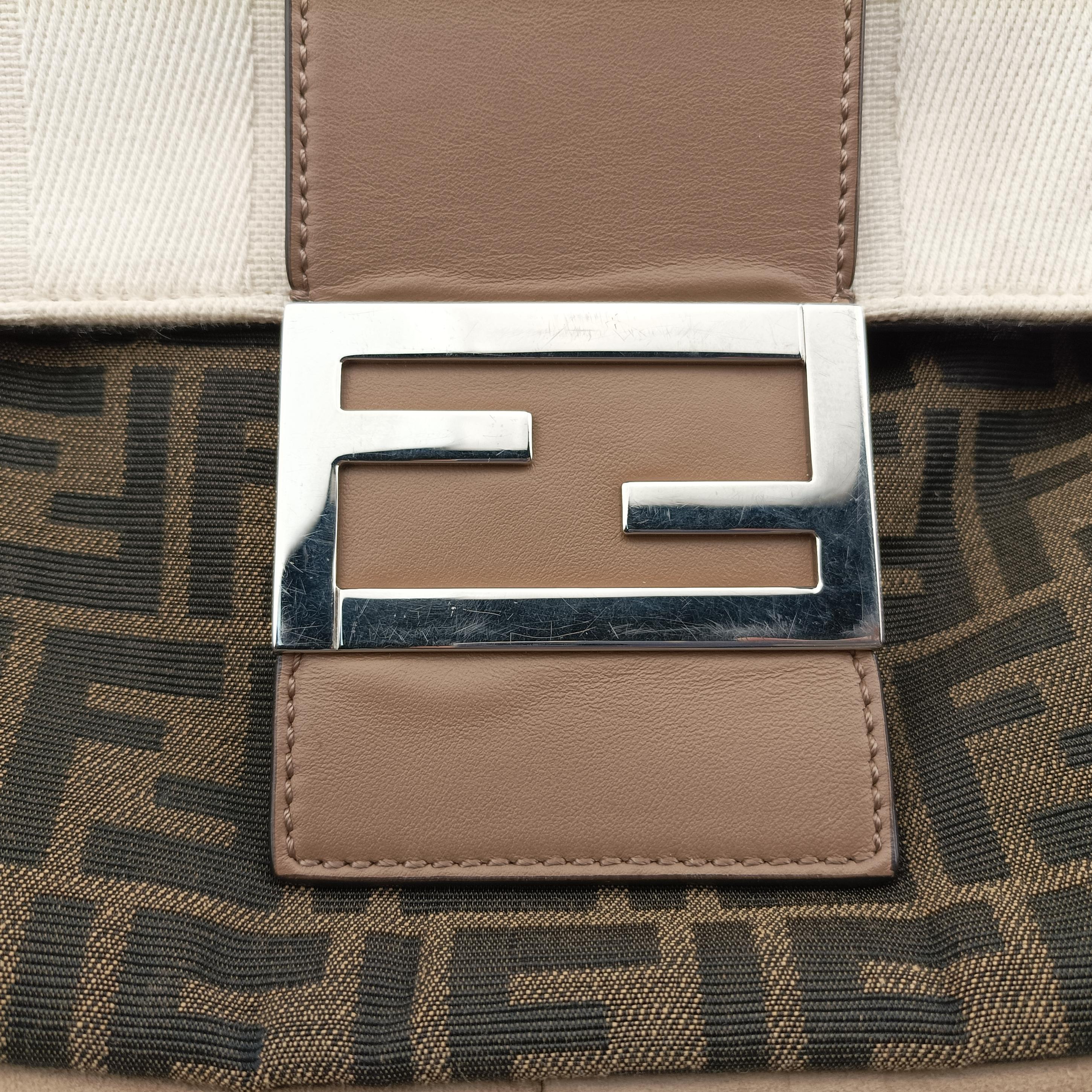 Pre-owned Fendi Baguette Brown x White x Beige canvas×leather 7VA478 shoulderbag | stylenewstar