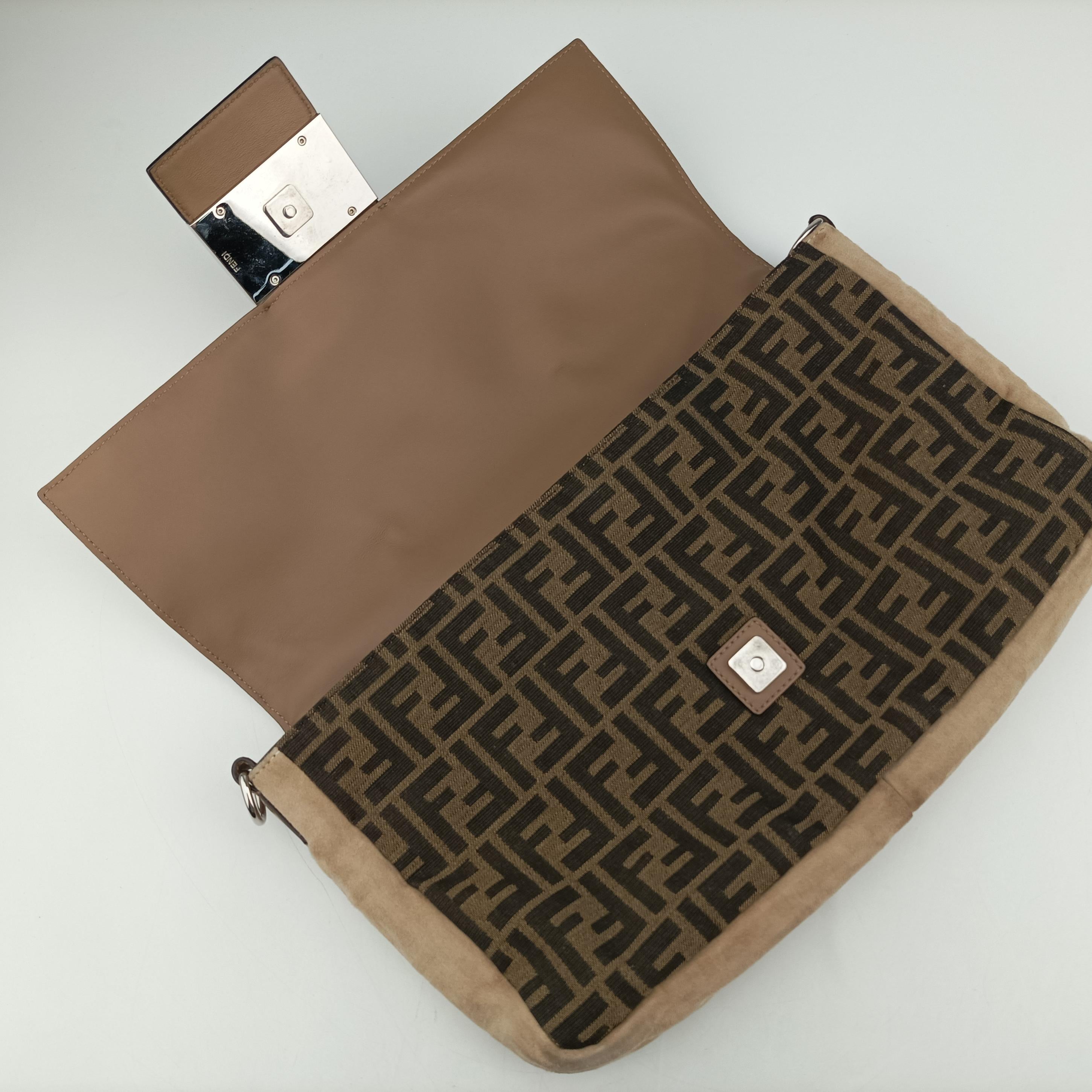 Pre-owned Fendi Baguette Brown x White x Beige canvas×leather 7VA478 shoulderbag | stylenewstar