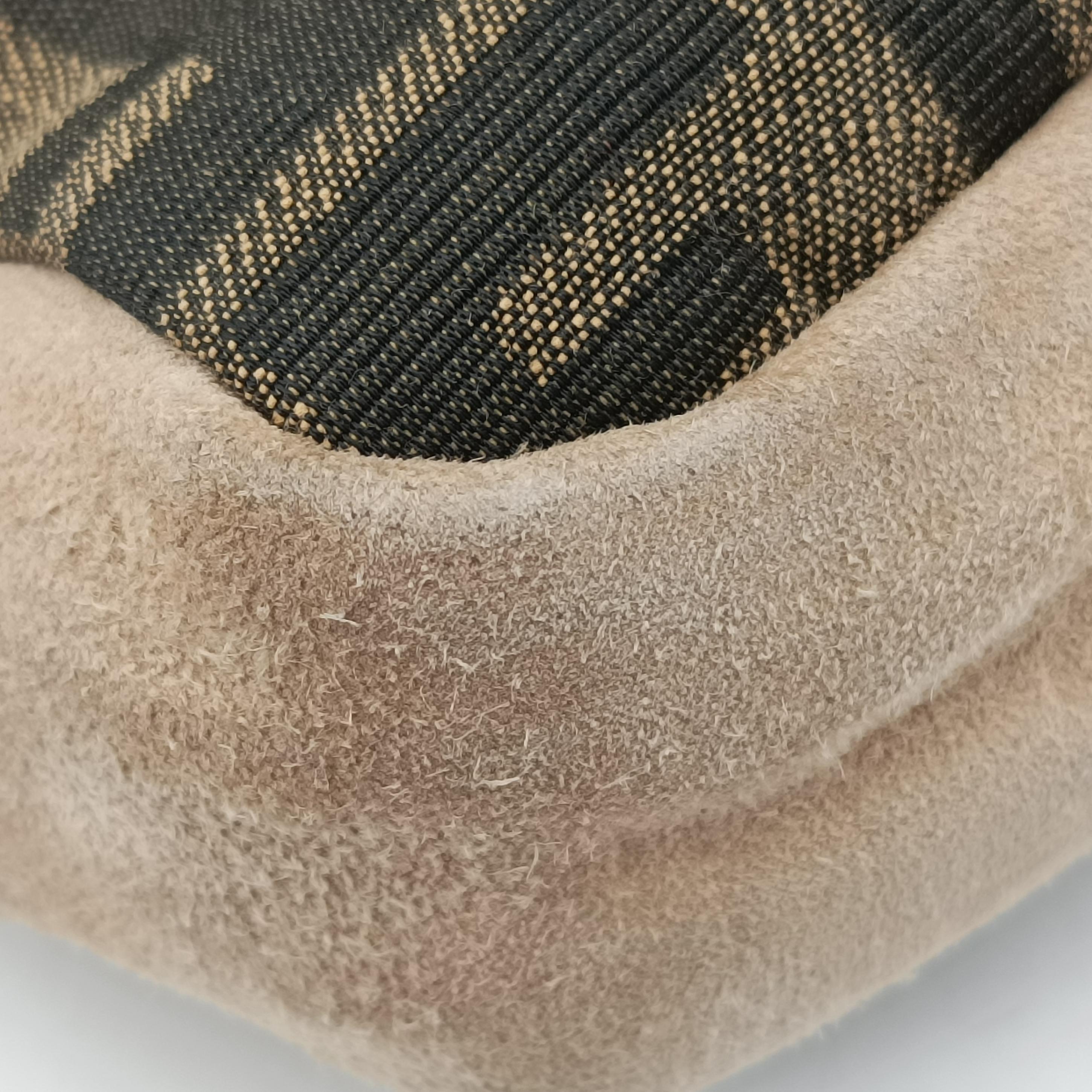 Pre-owned Fendi Baguette Brown x White x Beige canvas×leather 7VA478 shoulderbag | stylenewstar