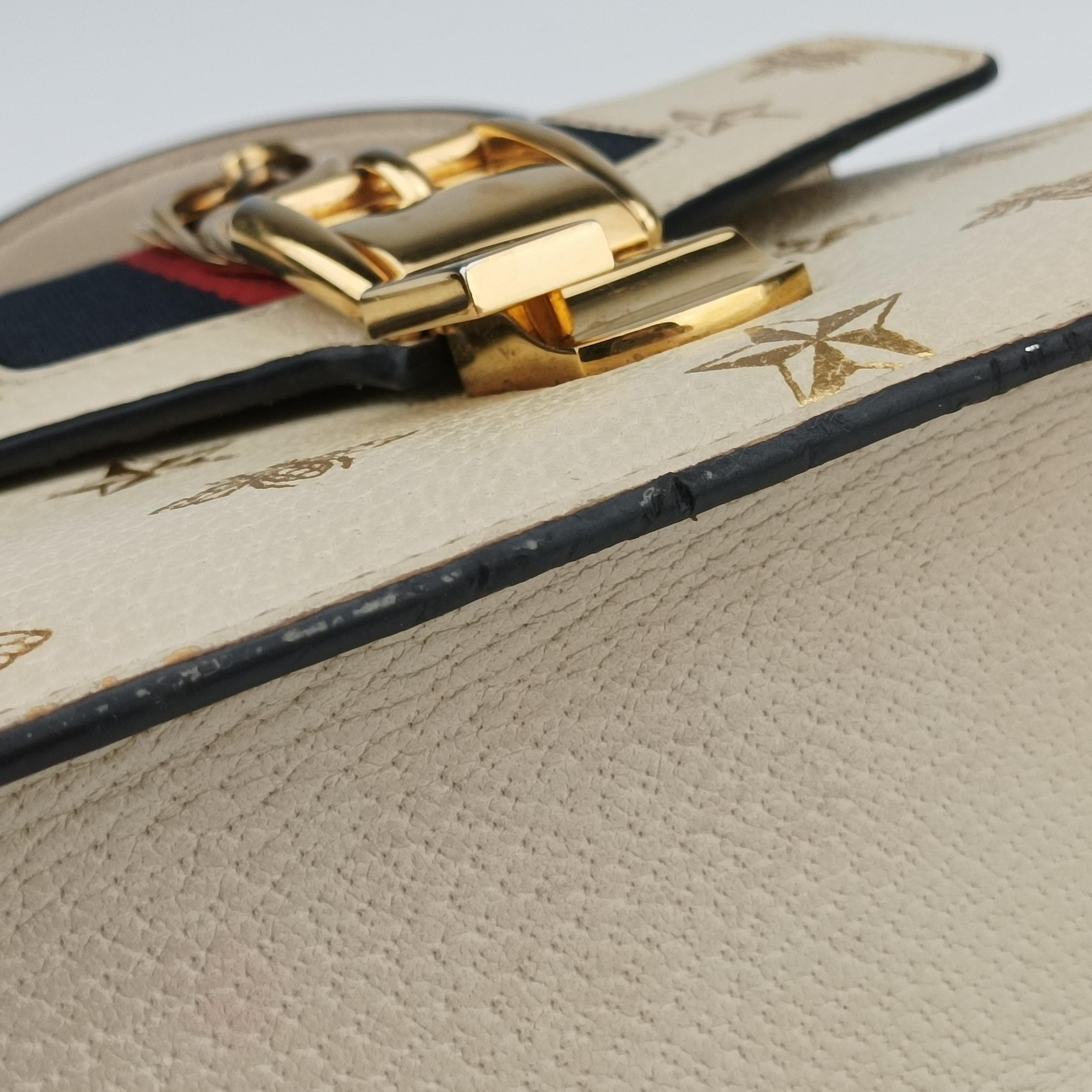 Pre-owned Gucci Sylvie White Leather 470270 shoulderbag | stylenewstar