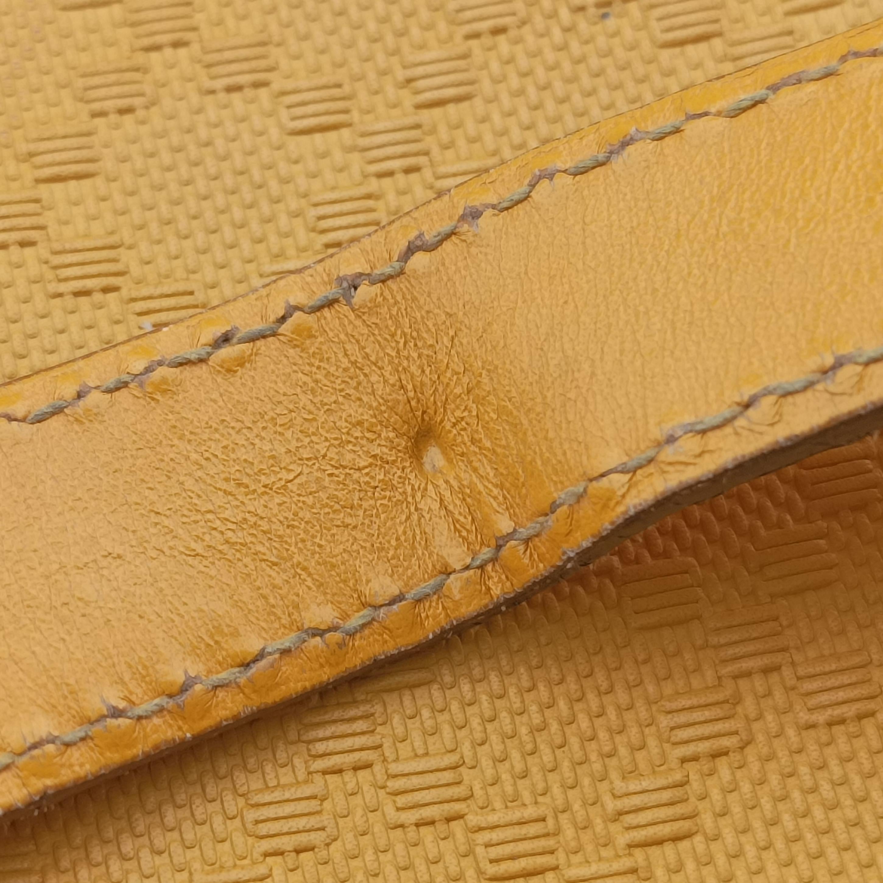 Pre-owned Gucci Bright Diamante Bucket Yellow Leather 354229 shoulderbag | stylenewstar