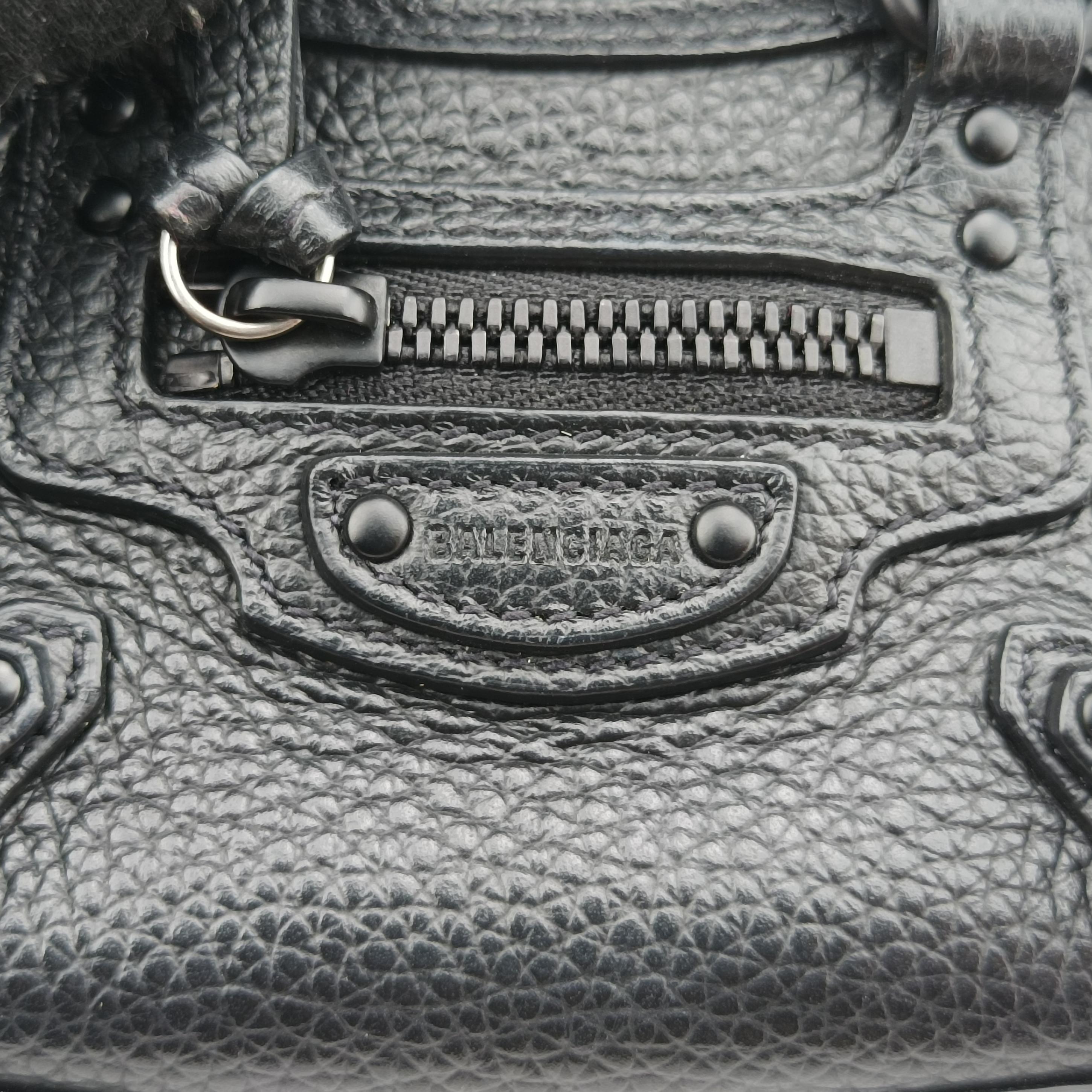 Pre-owned Balenciaga Neo Classic Nano Black Leather  shoulderbag | stylenewstar