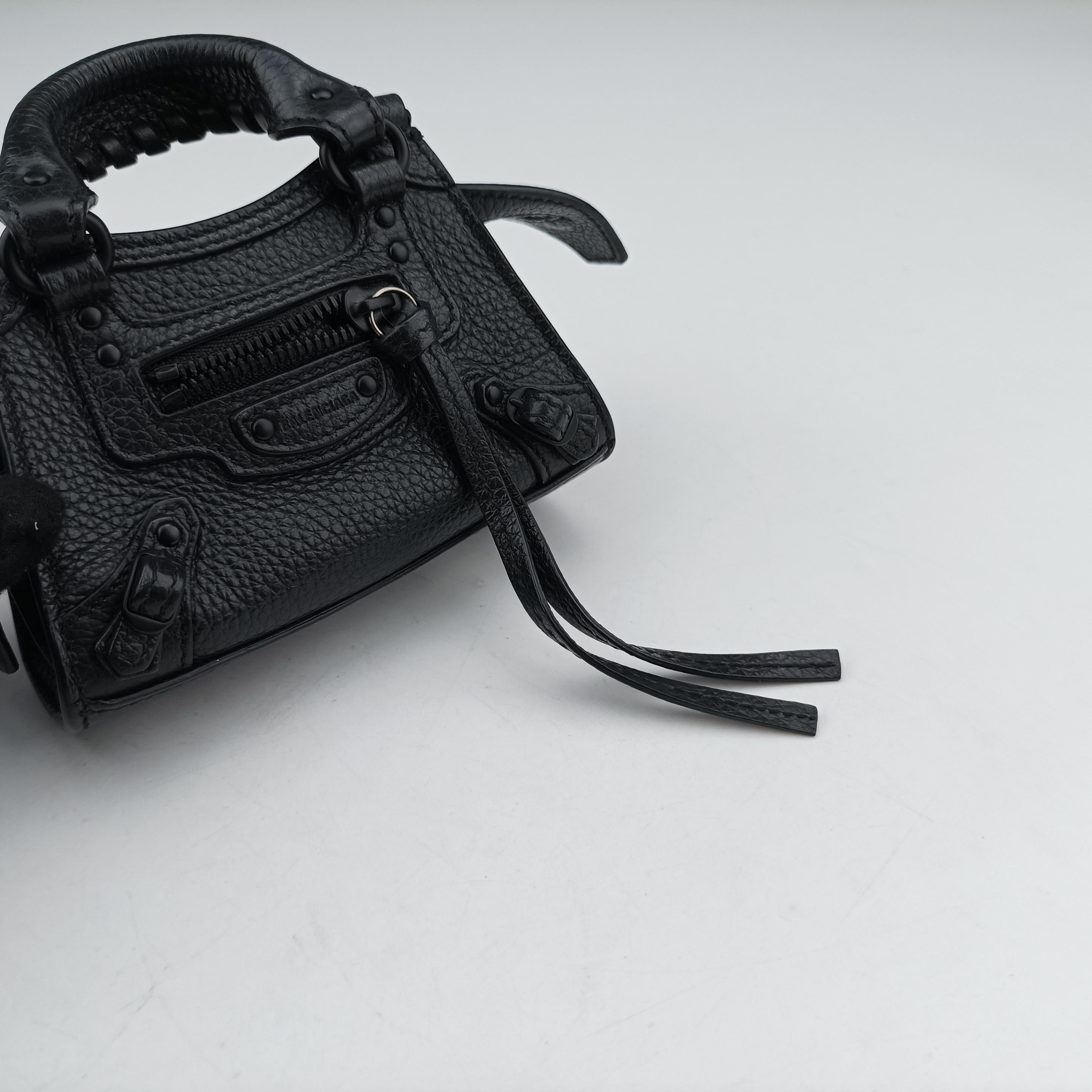 Pre-owned Balenciaga Neo Classic Nano Black Leather  shoulderbag | stylenewstar