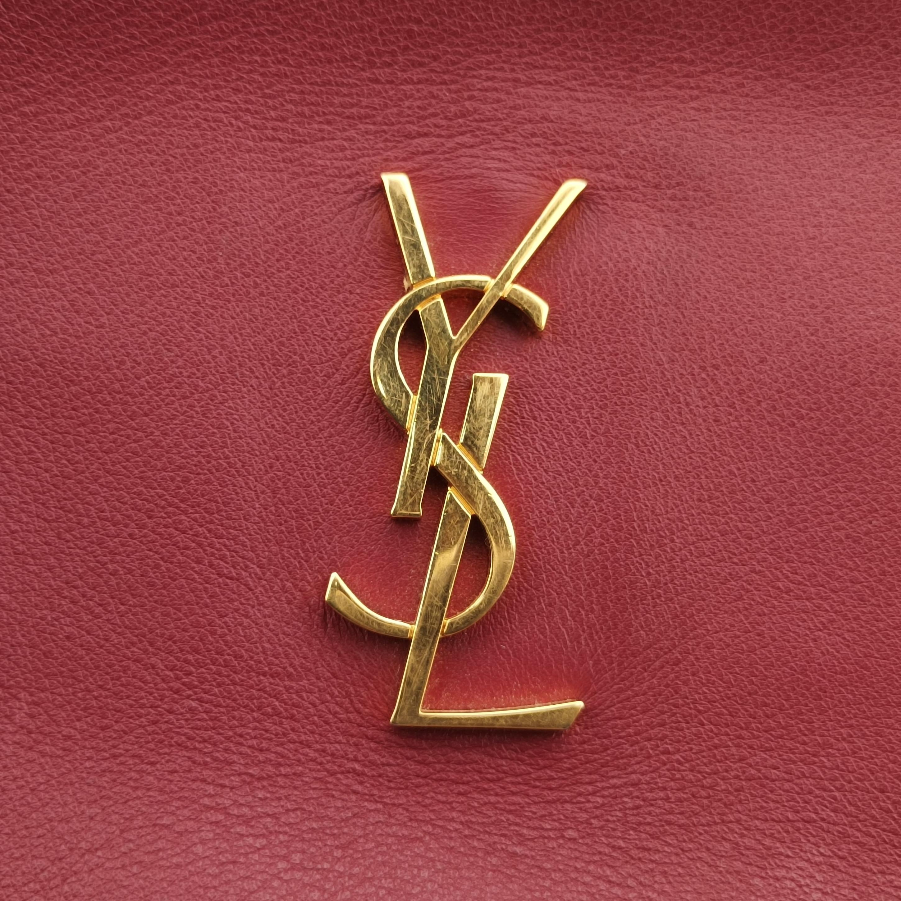 Secondhand Yves Saint Laurent Monogram Blogger Red Leather 425317 shoulderbag | stylenewstar
