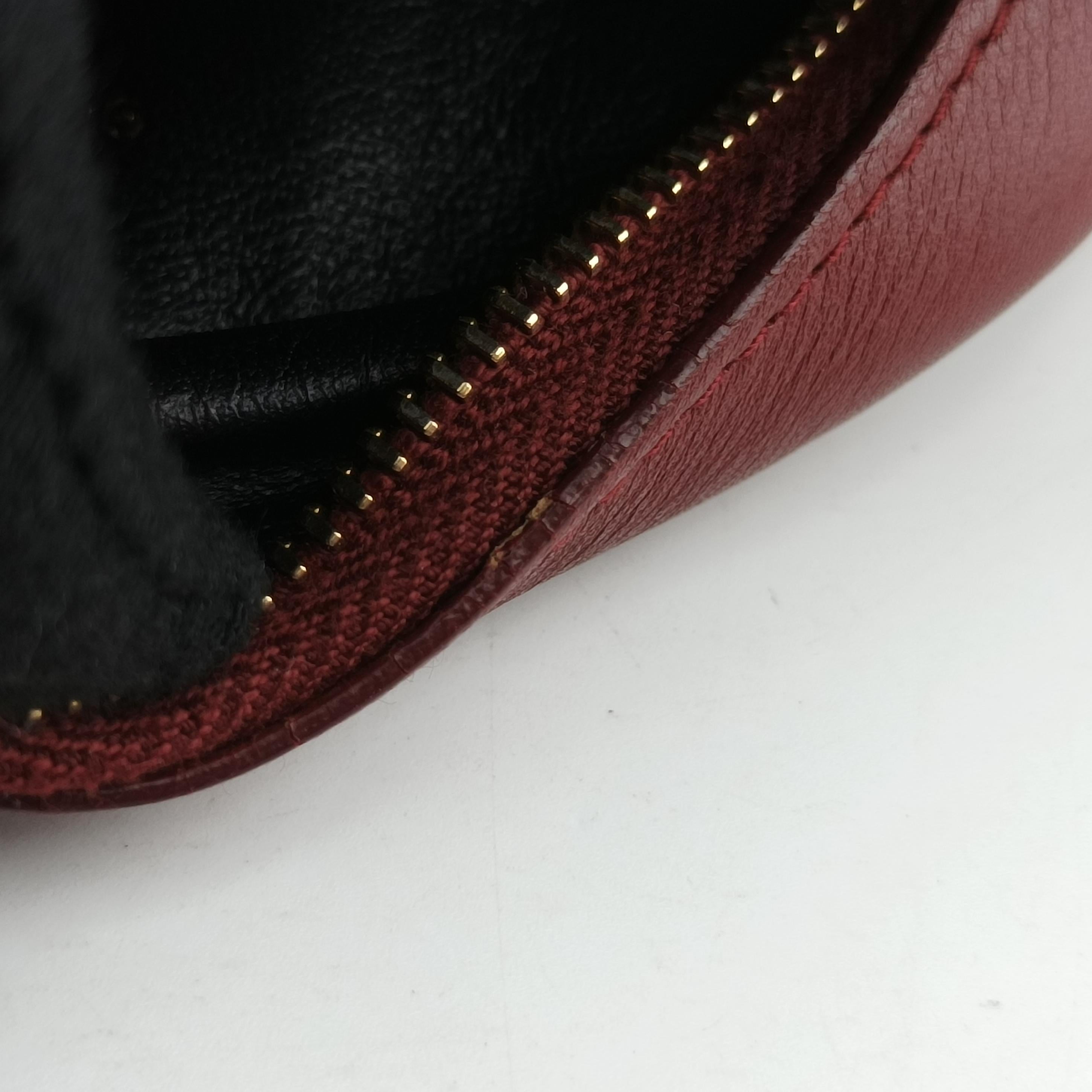 Secondhand Yves Saint Laurent Monogram Blogger Red Leather 425317 shoulderbag | stylenewstar
