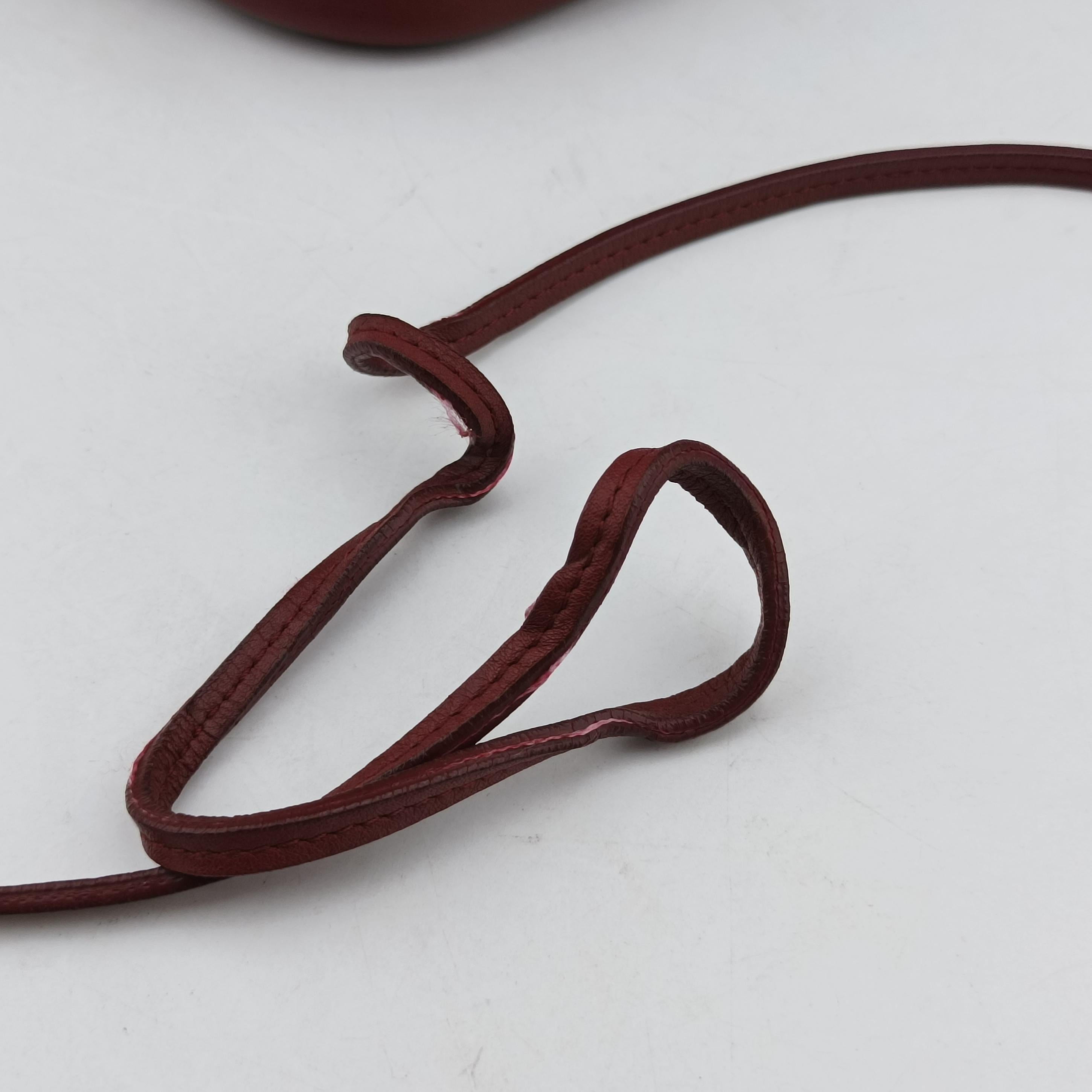 Secondhand Yves Saint Laurent Monogram Blogger Red Leather 425317 shoulderbag | stylenewstar