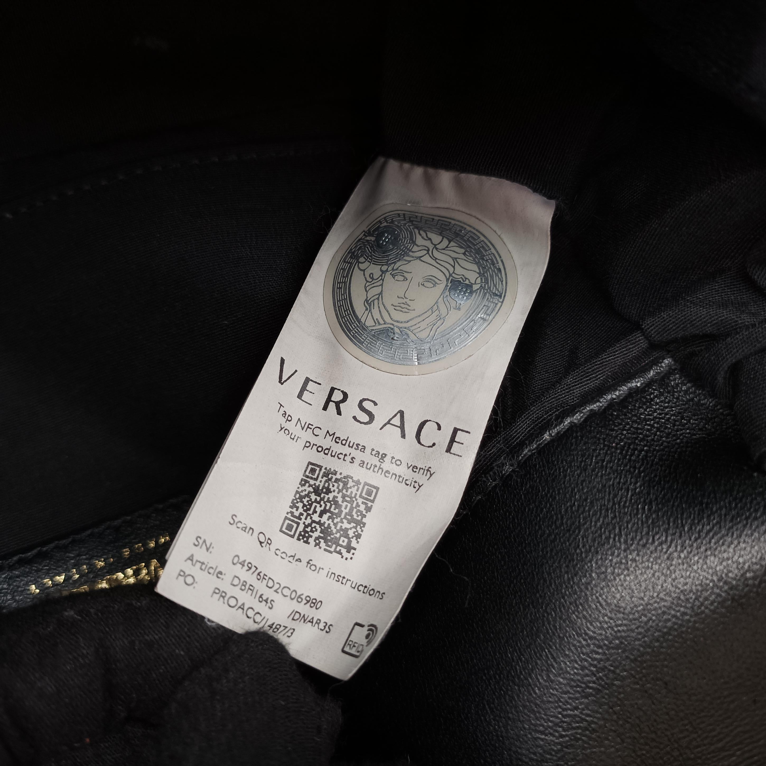 Pre-owned VERSACE Medusa Black Leather  shoulderbag | stylenewstar