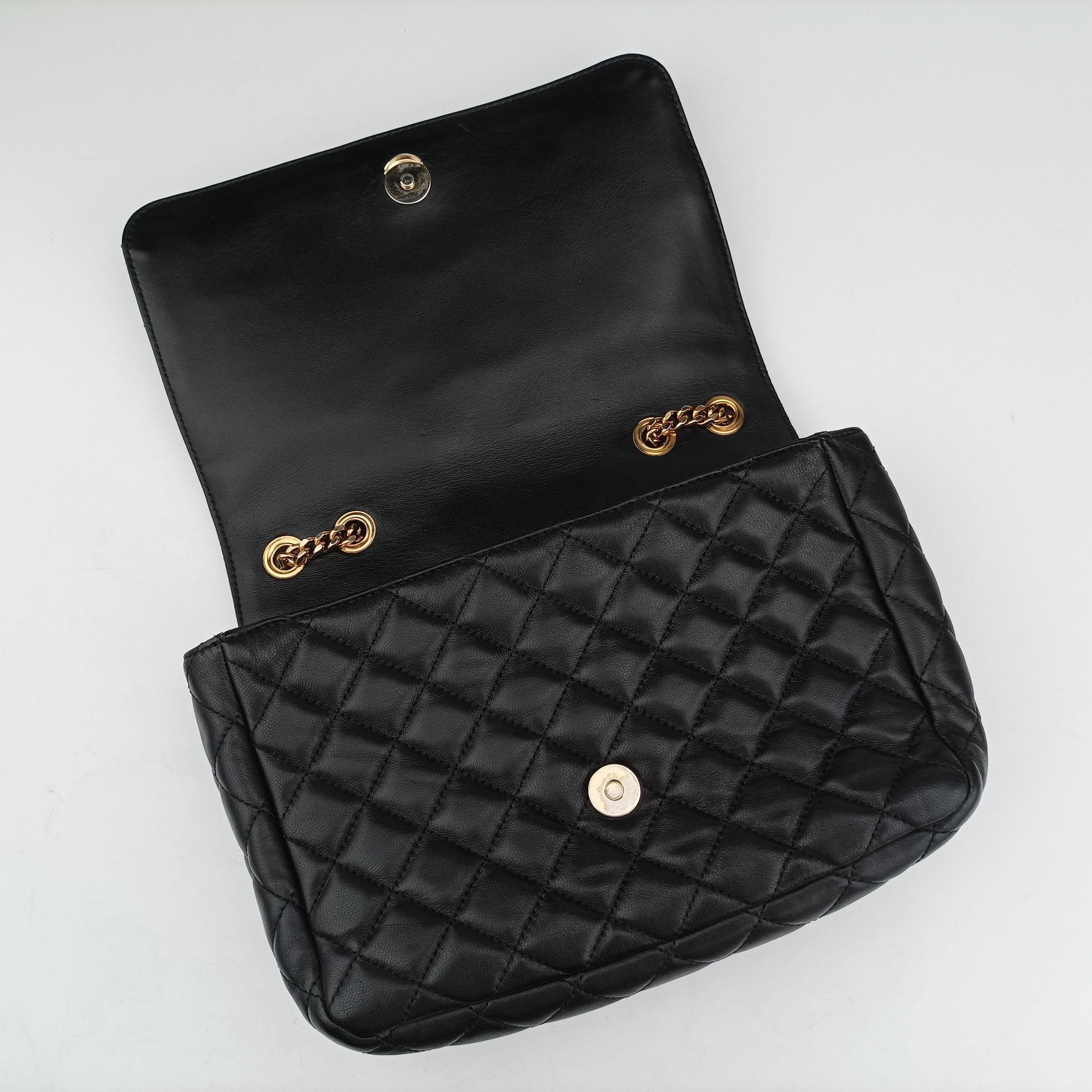 Pre-owned VERSACE Medusa Black Leather  shoulderbag | stylenewstar
