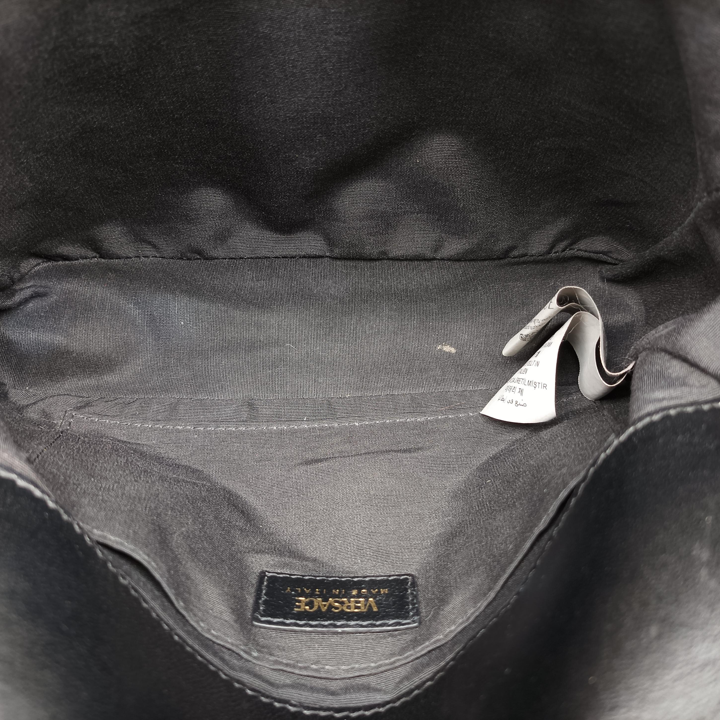 Pre-owned VERSACE Medusa Black Leather  shoulderbag | stylenewstar