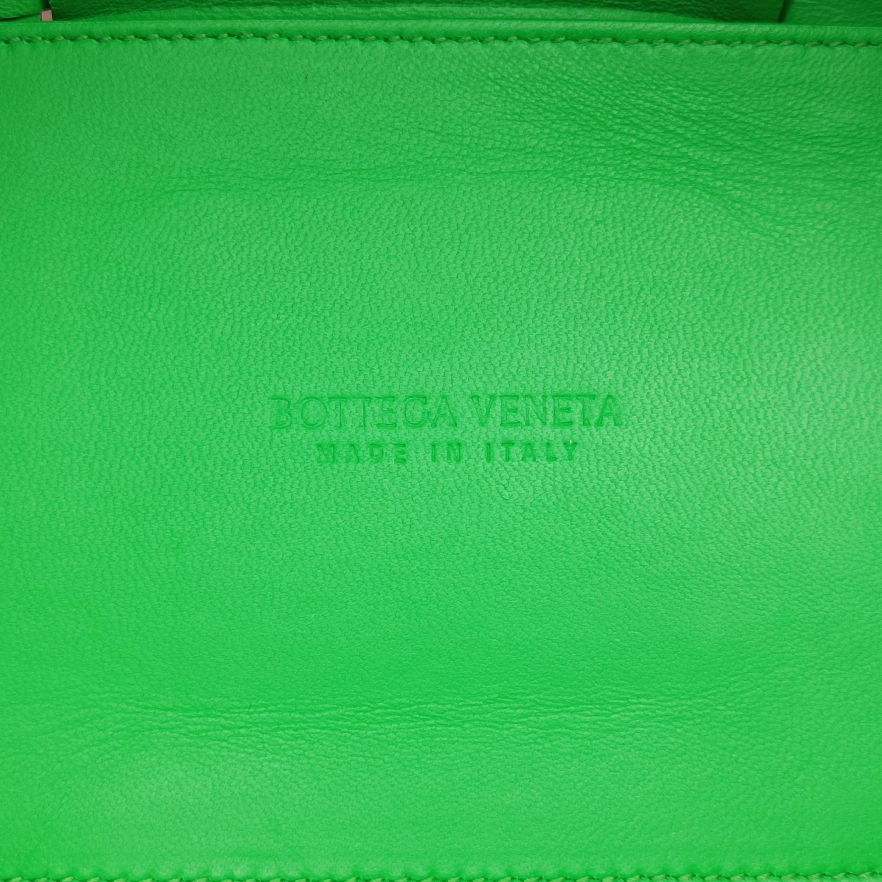 Pre-owned Bottega Veneta THE ARCO Tote Green lambskin  handbag | stylenewstar