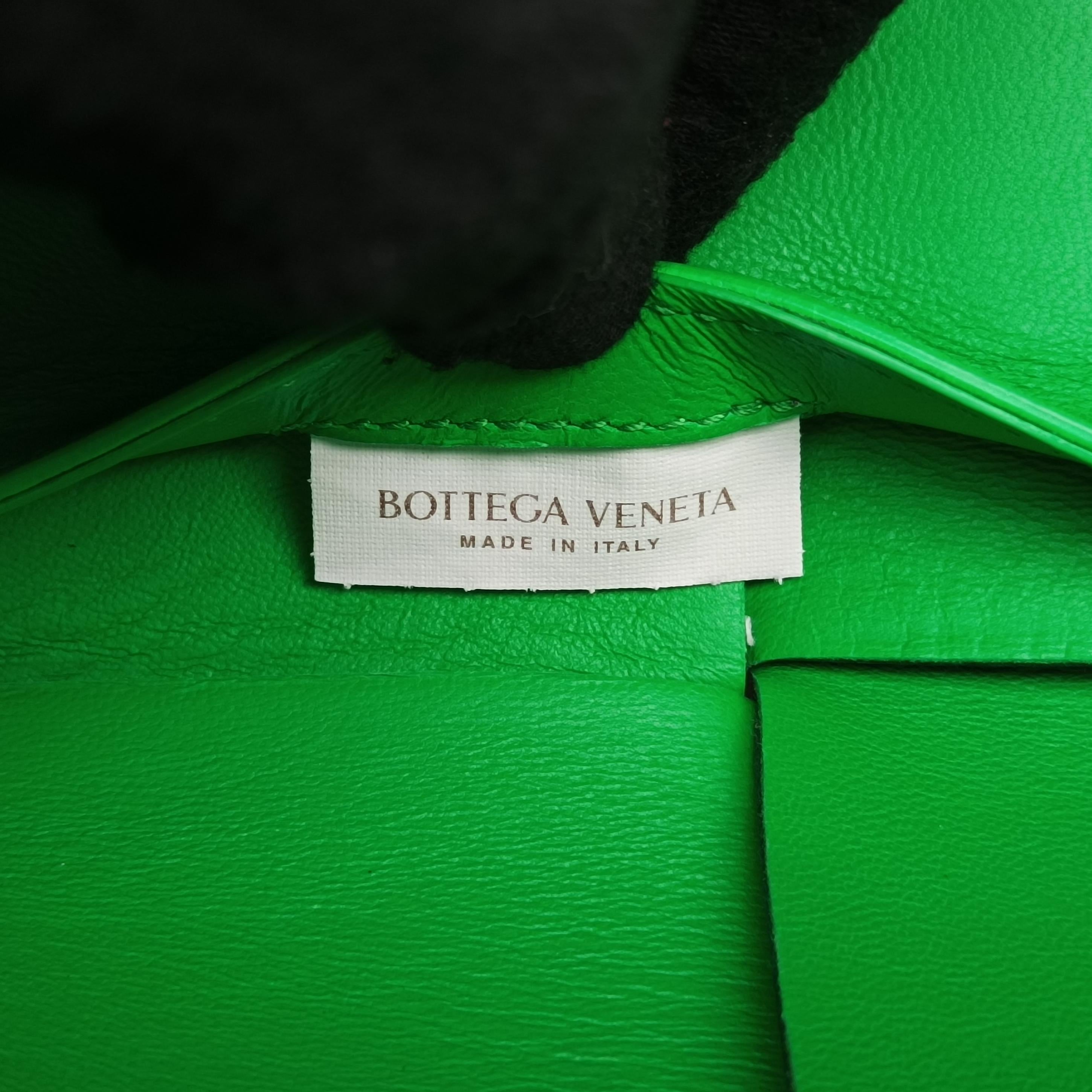 Pre-owned Bottega Veneta THE ARCO Tote Green lambskin  handbag | stylenewstar
