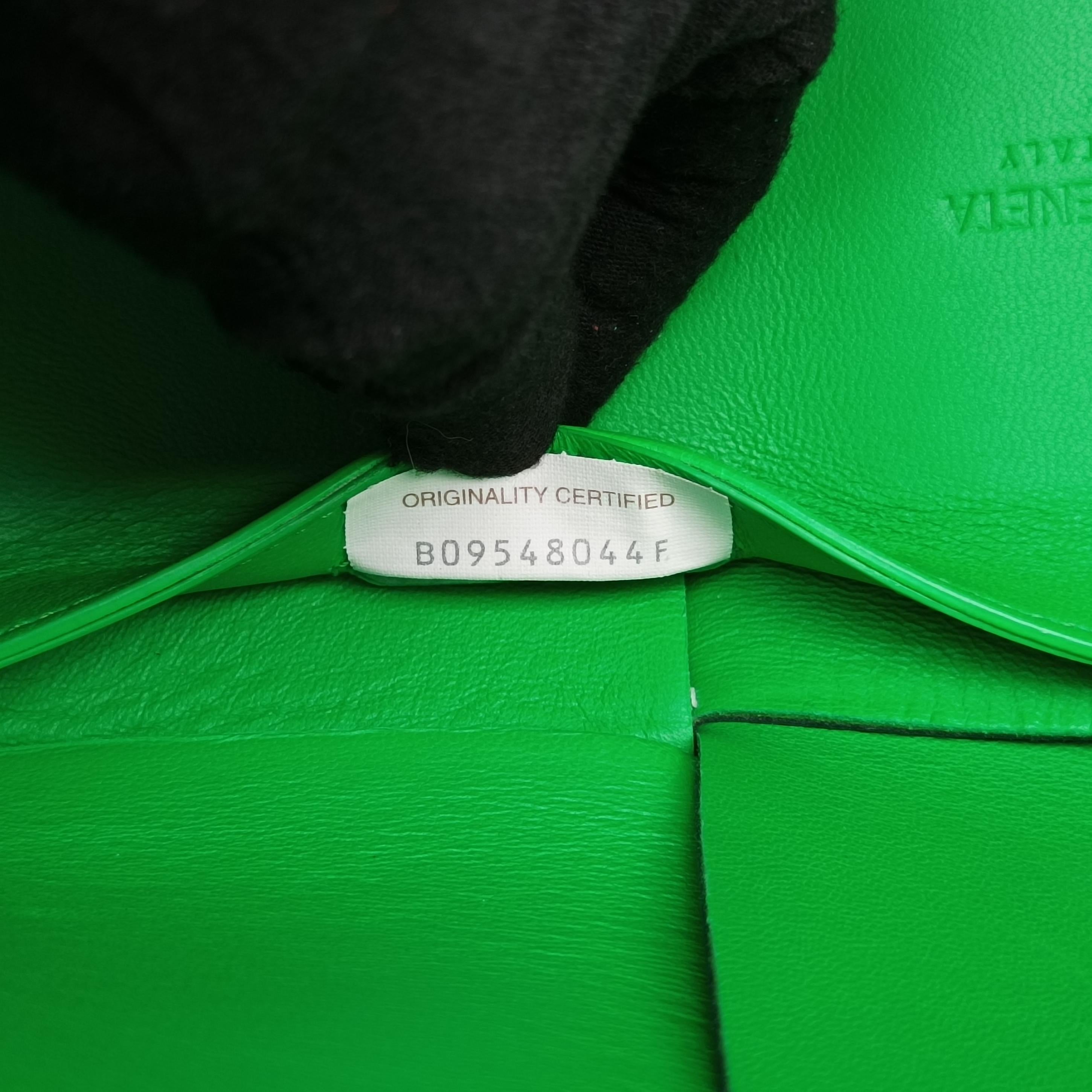 Pre-owned Bottega Veneta THE ARCO Tote Green lambskin  handbag | stylenewstar