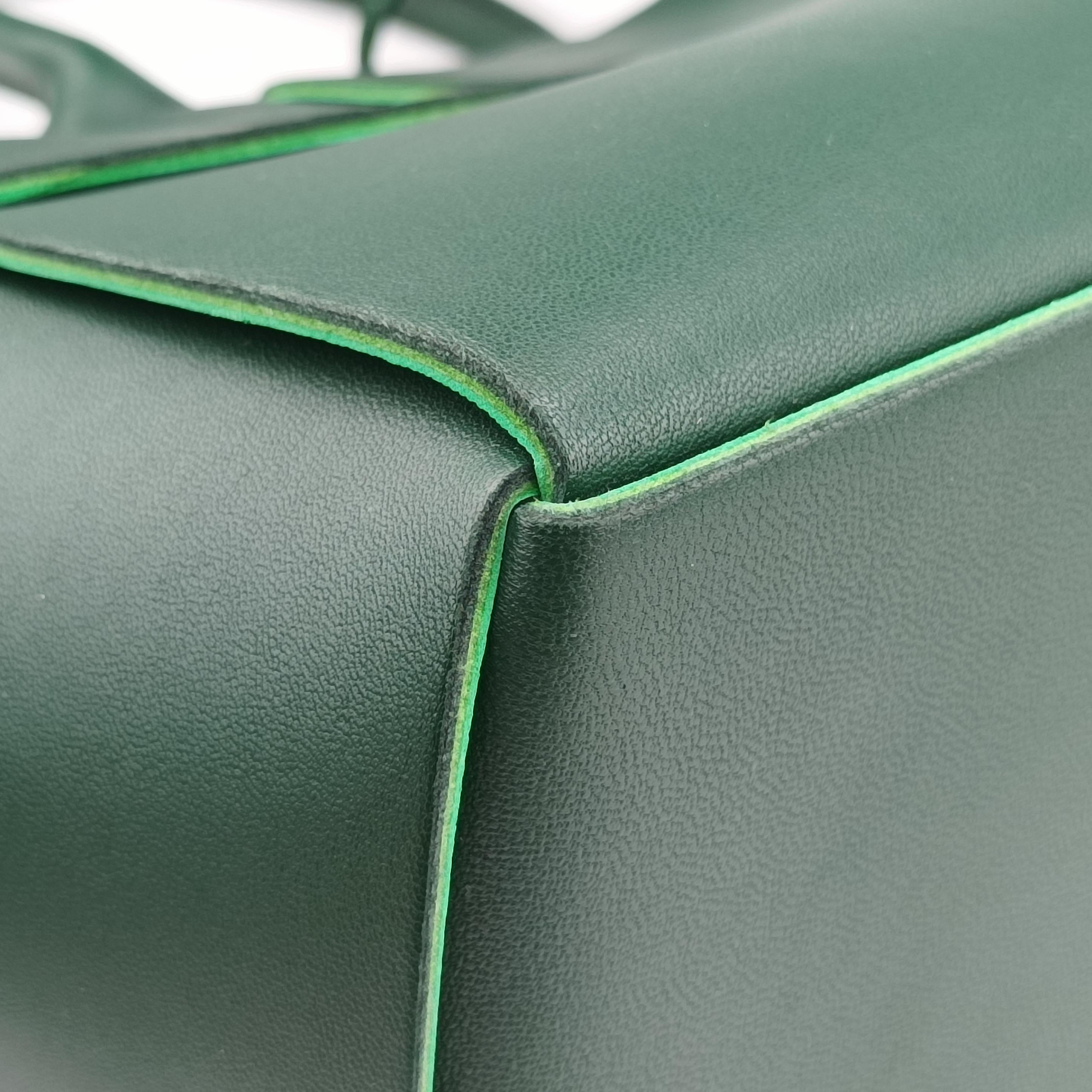 Pre-owned Bottega Veneta THE ARCO Tote Green lambskin  handbag | stylenewstar