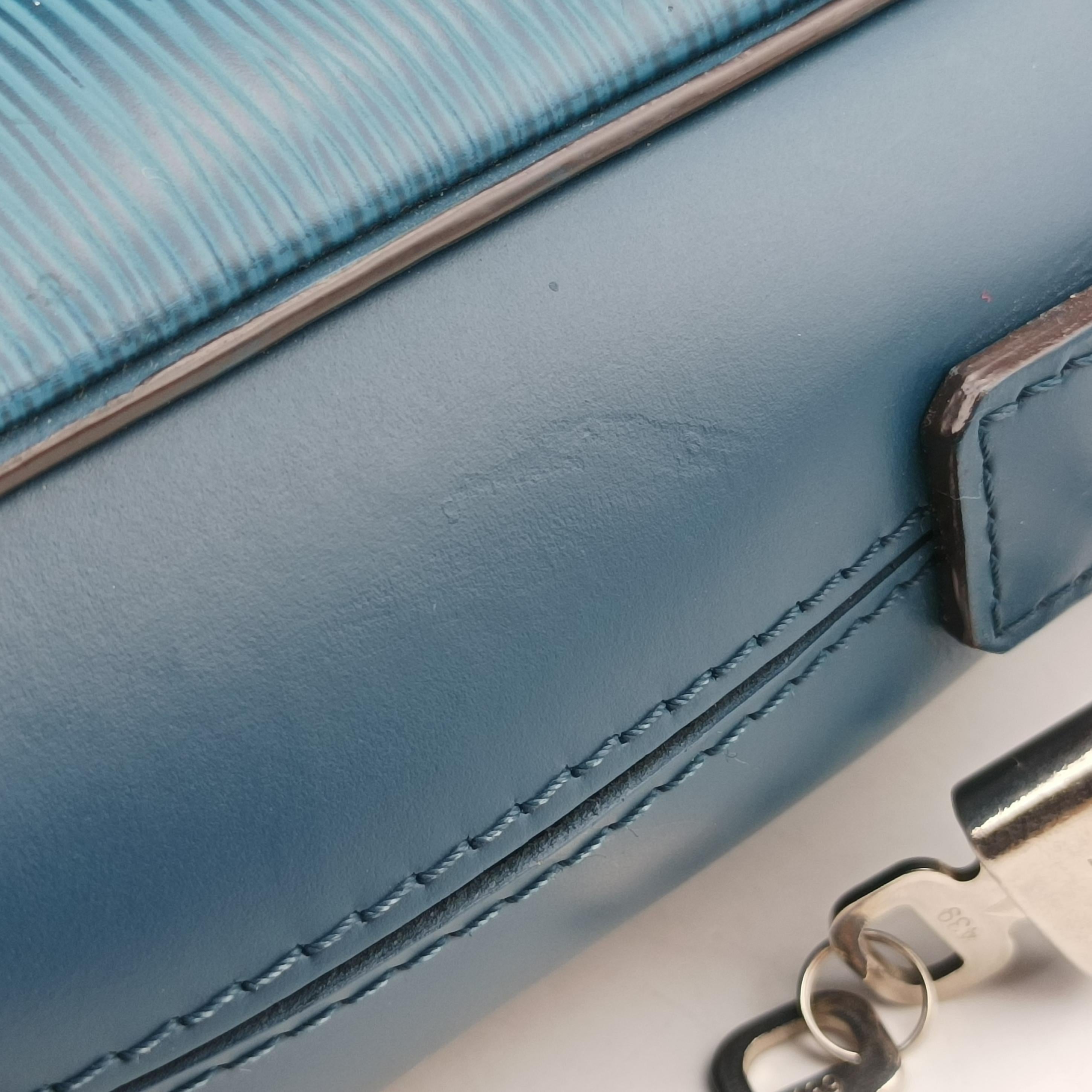 Pre-owned Louis Vuitton Porto Document Business PDB Blue Celeste Epi M54043 shoulderbag | stylenewstar