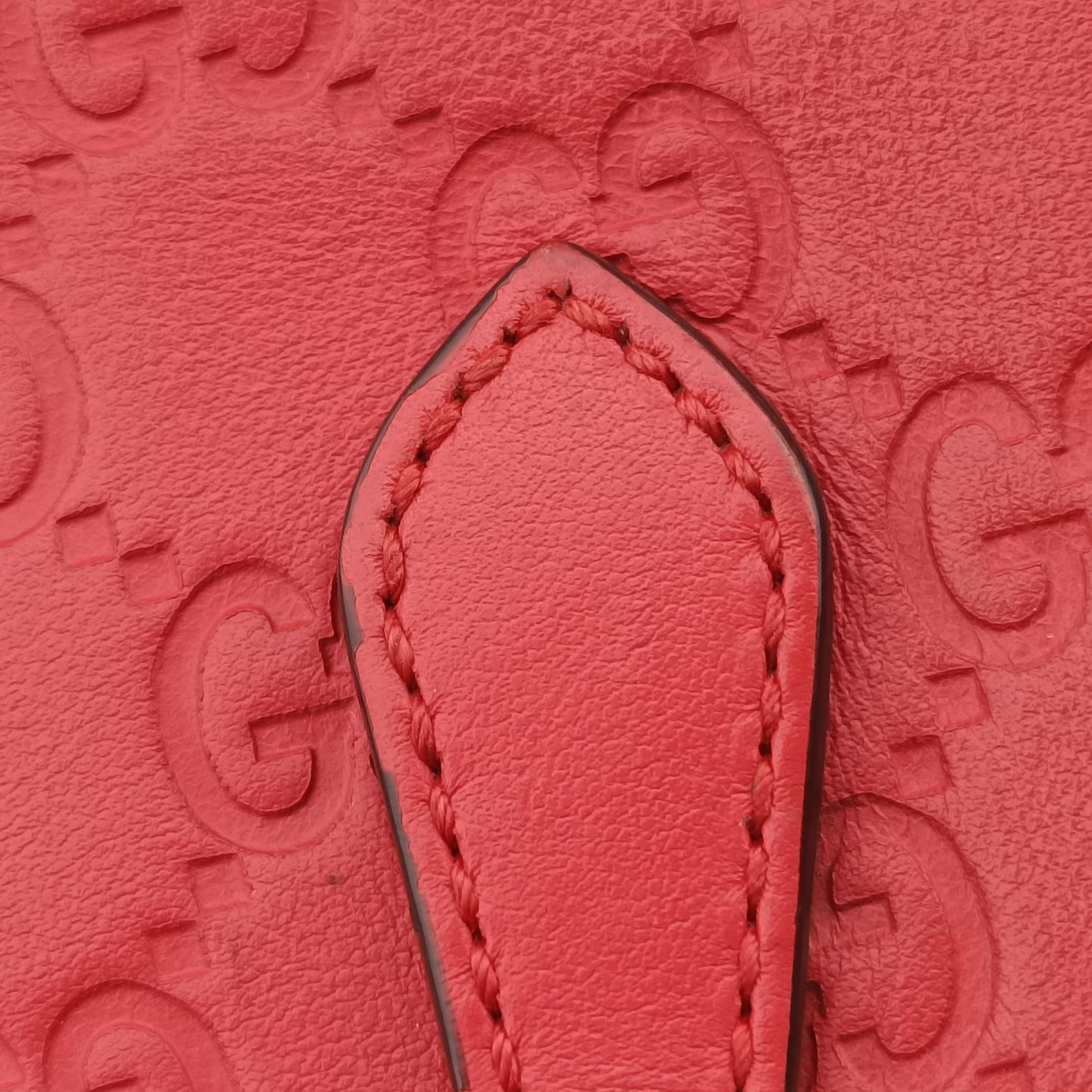 Pre-owned Gucci Microguccissima dome Red Leather 341504 shoulderbag | stylenewstar