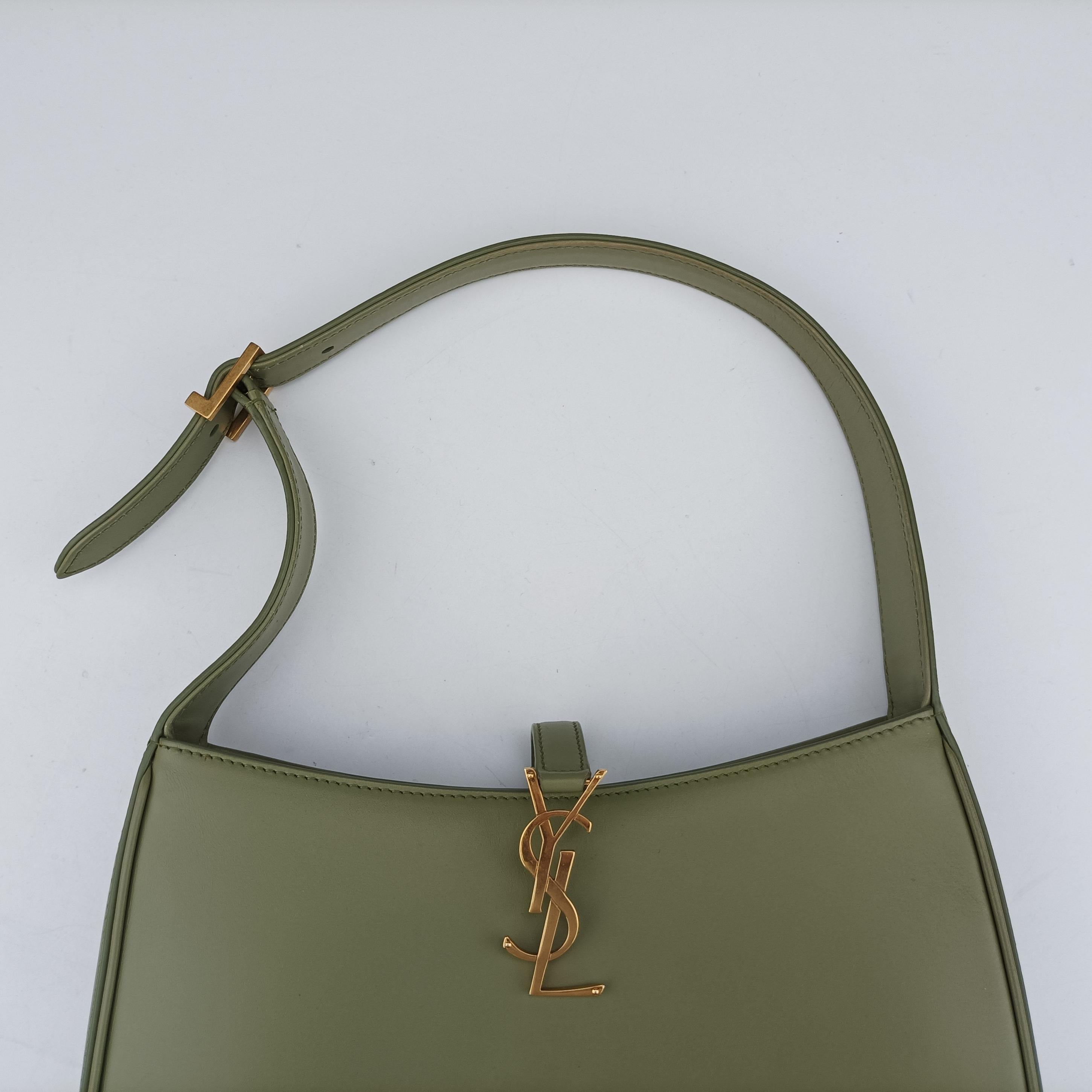 Secondhand Yves Saint Laurent LE 5 a 7Mini Hobo Green Leather 657228 shoulderbag | stylenewstar
