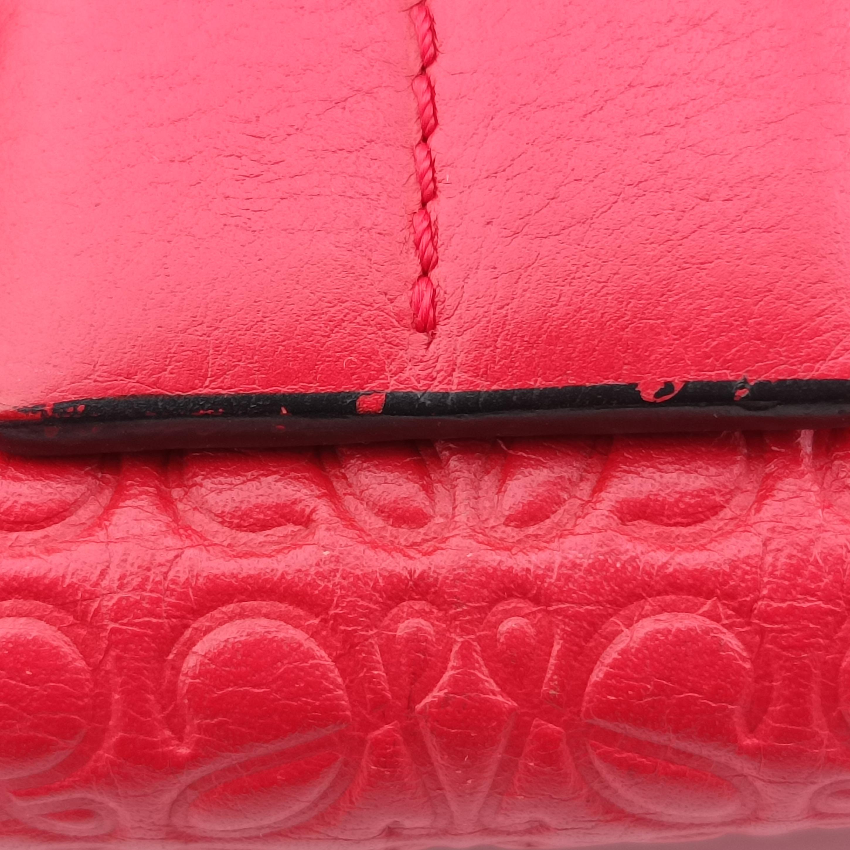 Pre-owned Loewe Avenue Red Leather  shoulderbag | stylenewstar