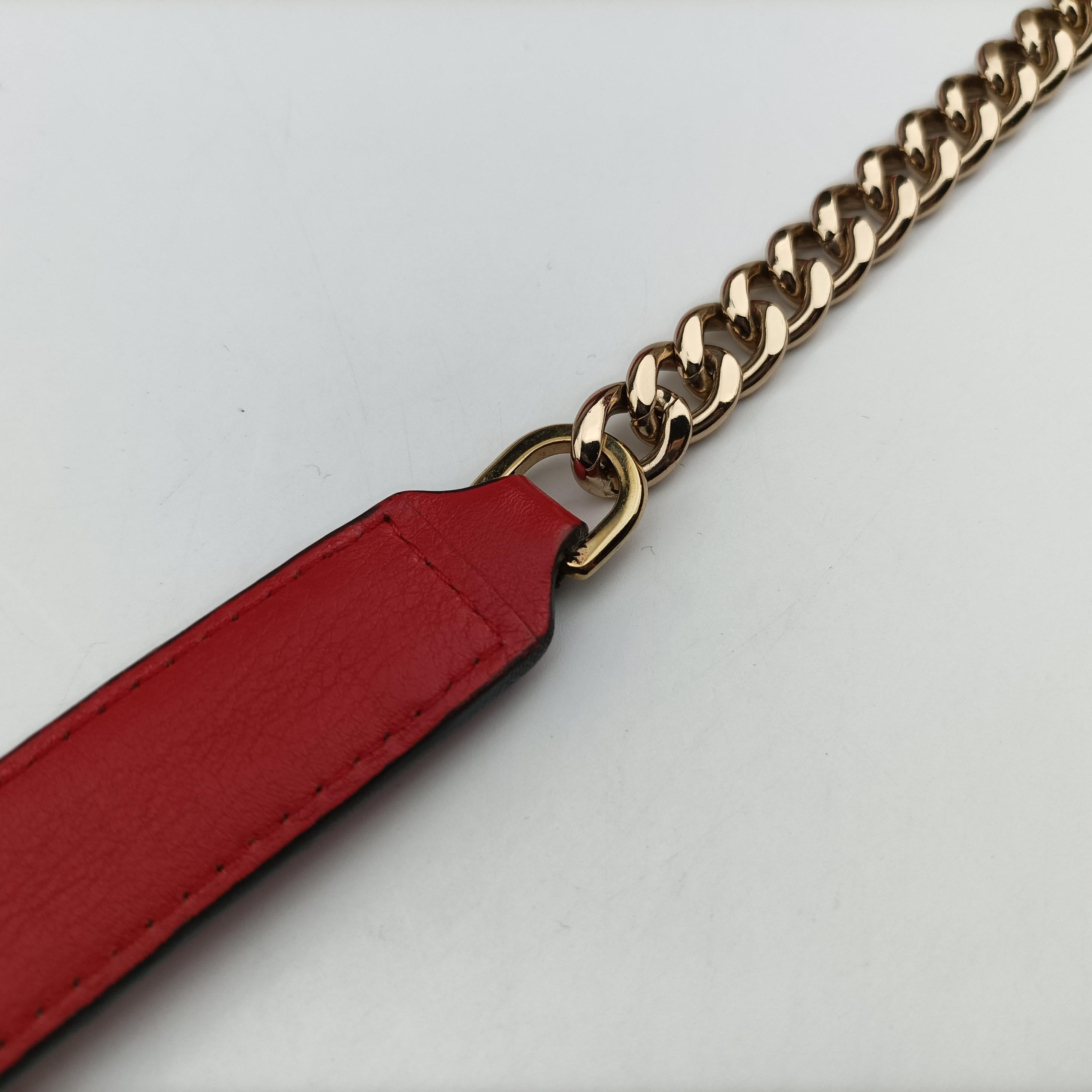 Pre-owned Loewe Avenue Red Leather  shoulderbag | stylenewstar