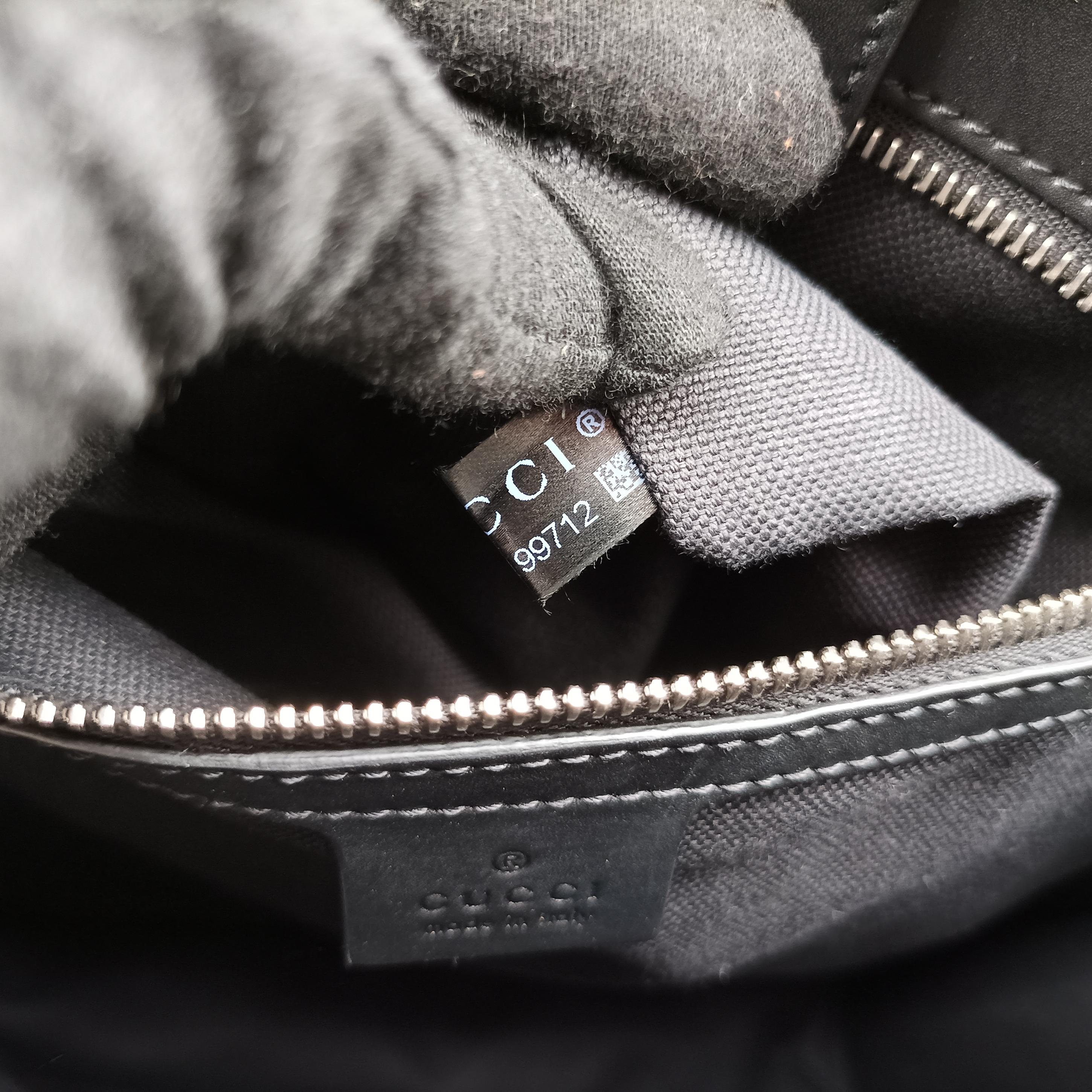 Pre-owned Gucci GG Supreme Tiger Black PVC coated canvas 495559 shoulderbag | stylenewstar
