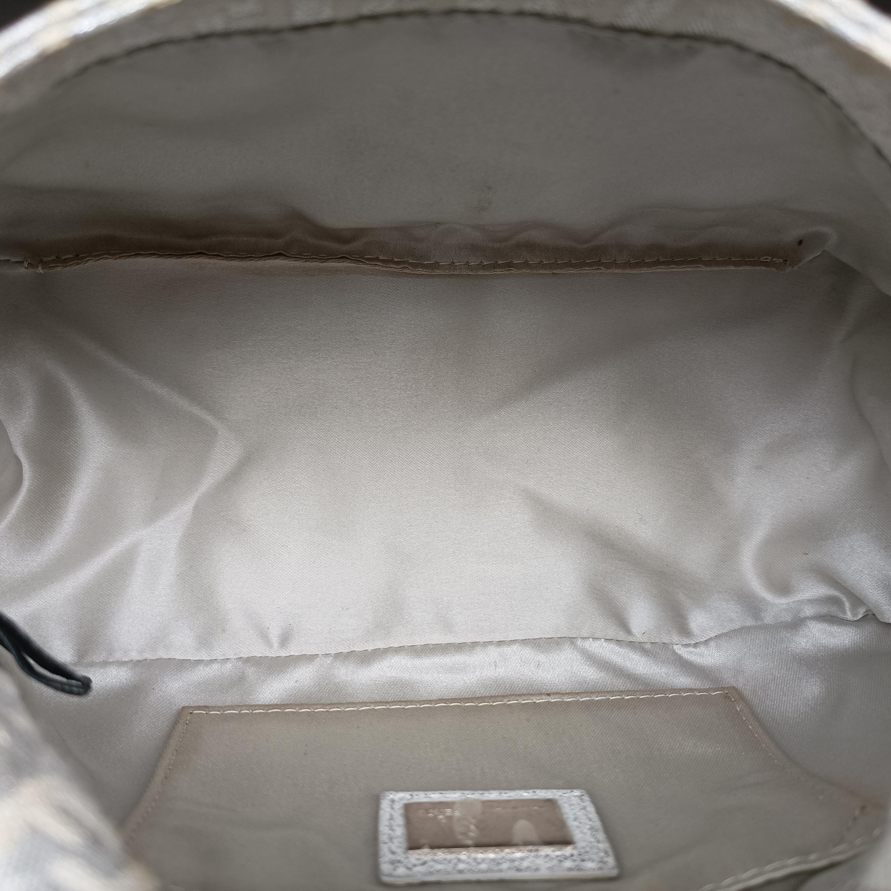 Pre-owned Fendi Baguette Silver canvas 8BR180 shoulderbag | stylenewstar
