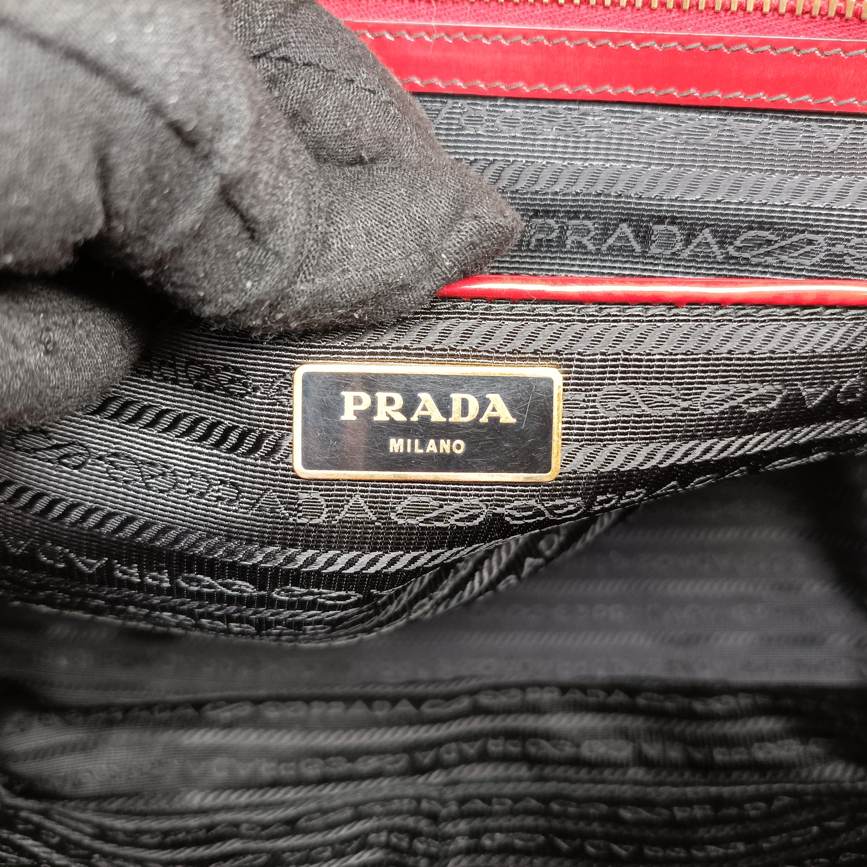 Vintage Prada Galleria Red patent  handbag | stylenewstar