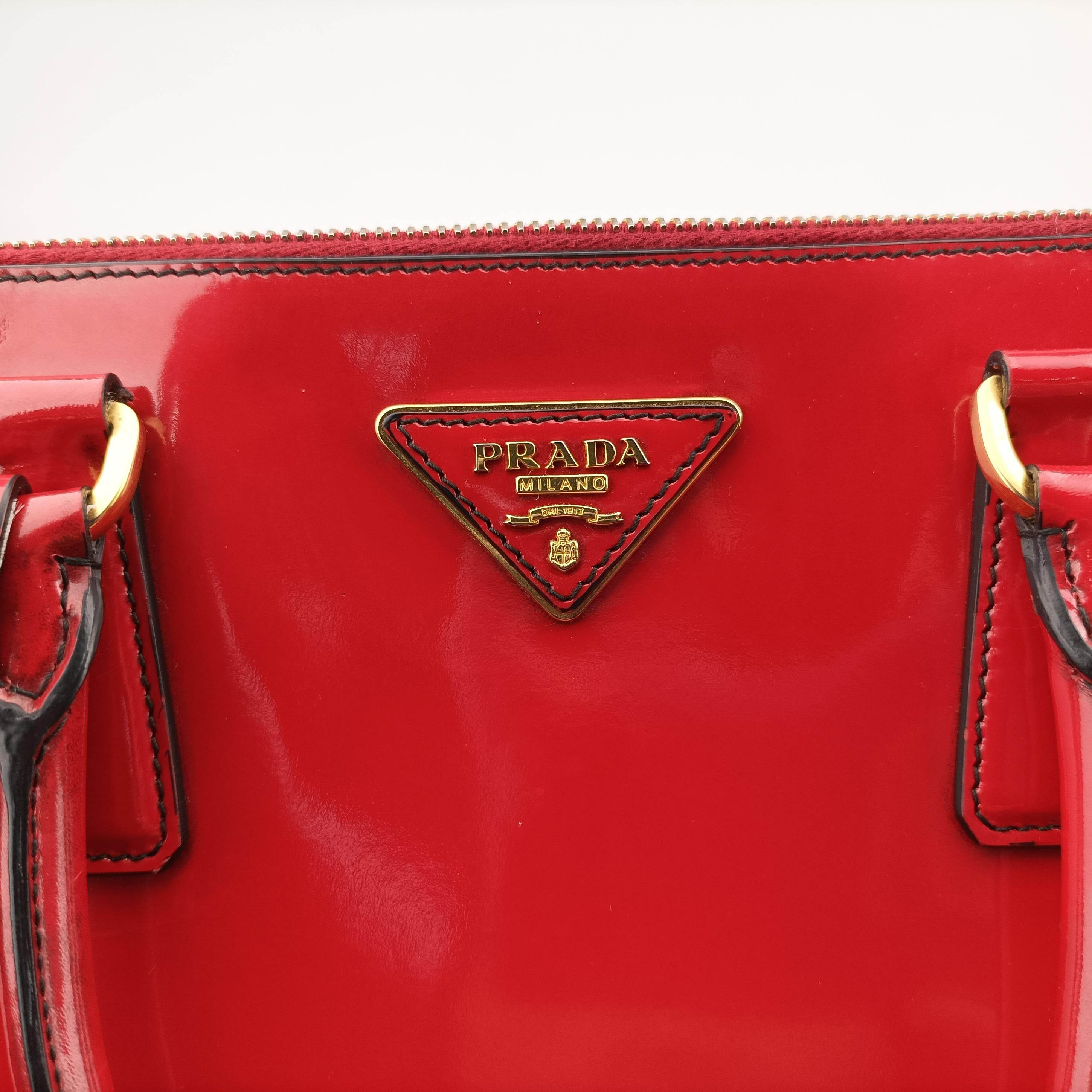 Vintage Prada Galleria Red patent  handbag | stylenewstar