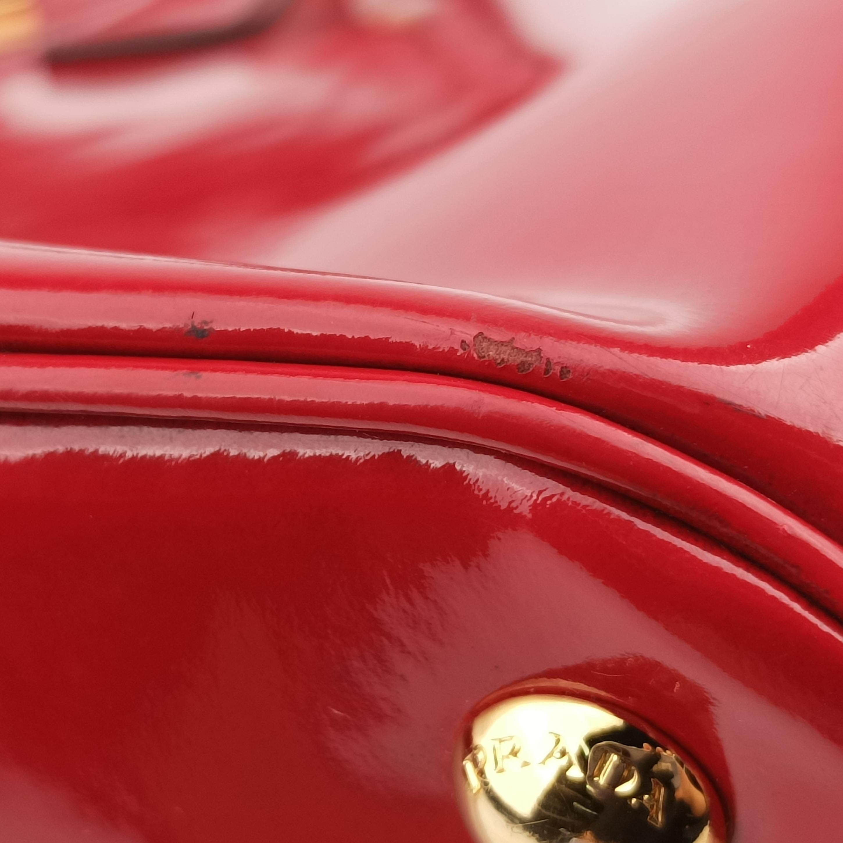 Vintage Prada Galleria Red patent  handbag | stylenewstar