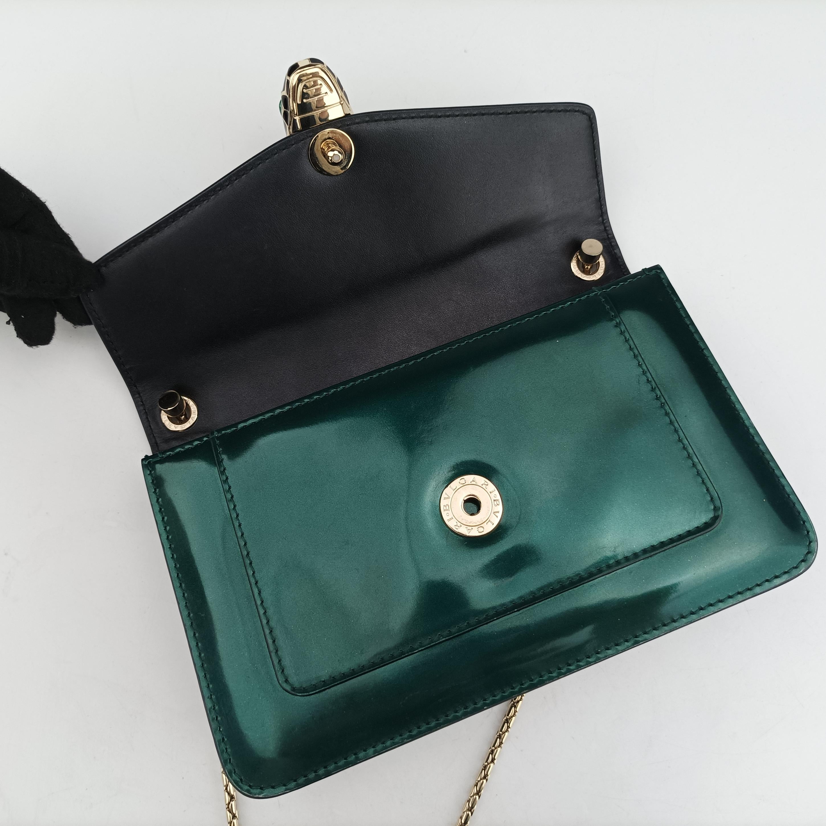 Pre-owned Bvlgari SERPENTI FOREVER Green leather  shoulderbag | stylenewstar