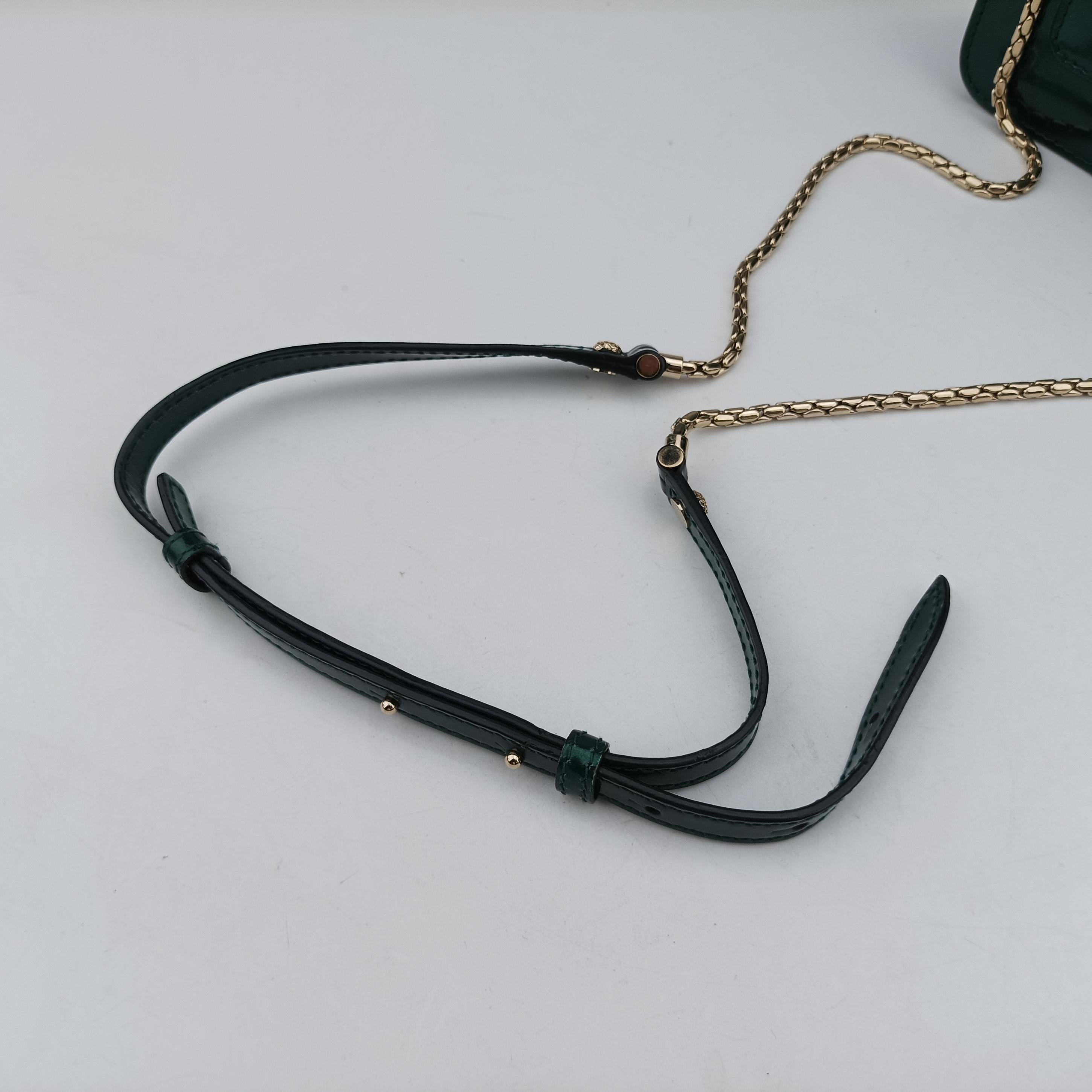 Pre-owned Bvlgari SERPENTI FOREVER Green leather  shoulderbag | stylenewstar