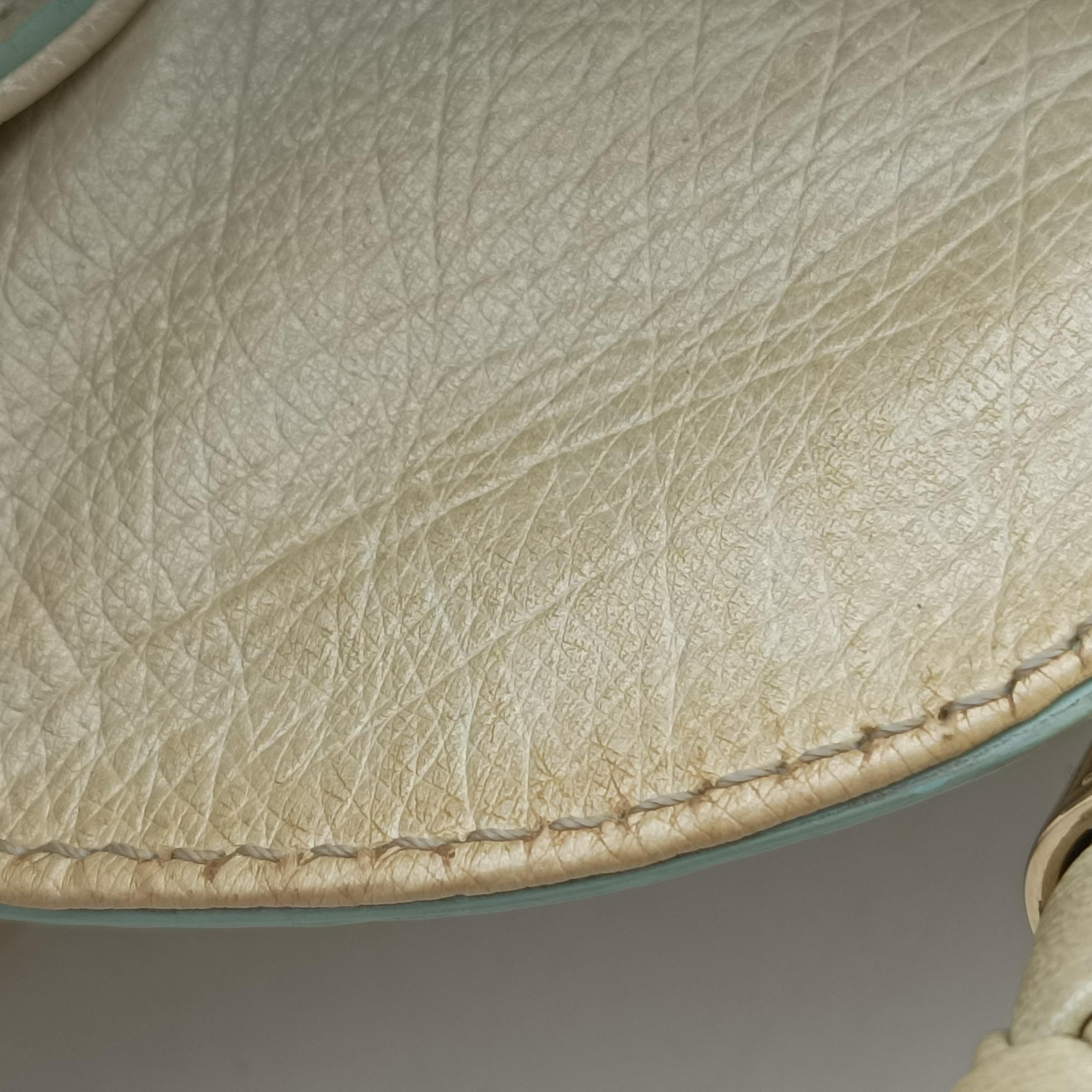 Pre-owned VERSACE Snap Out Of It Tote White ostrich skin  handbag | stylenewstar