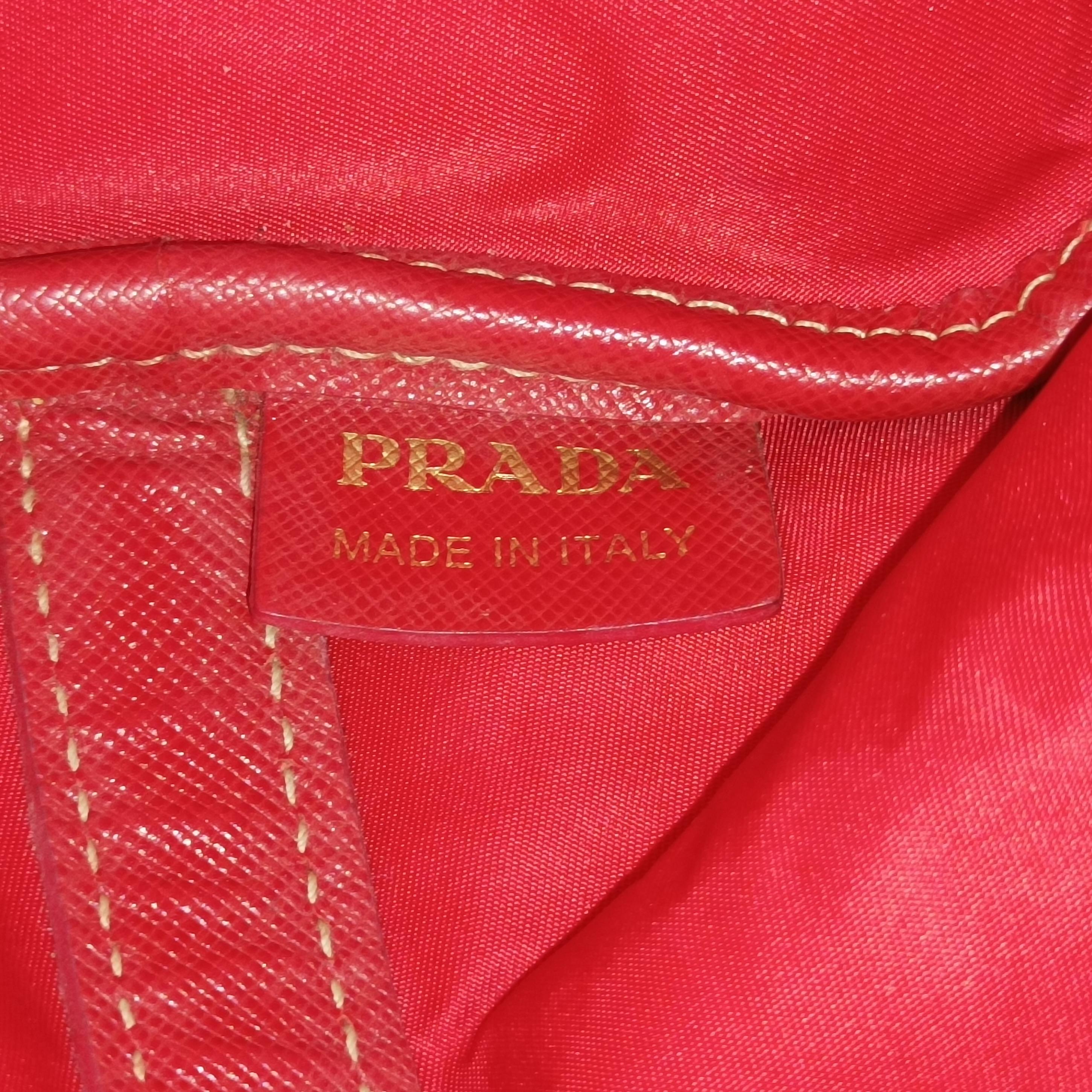 Pre-owned Prada Perforated Tote Red PVC  shoulderbag | stylenewstar
