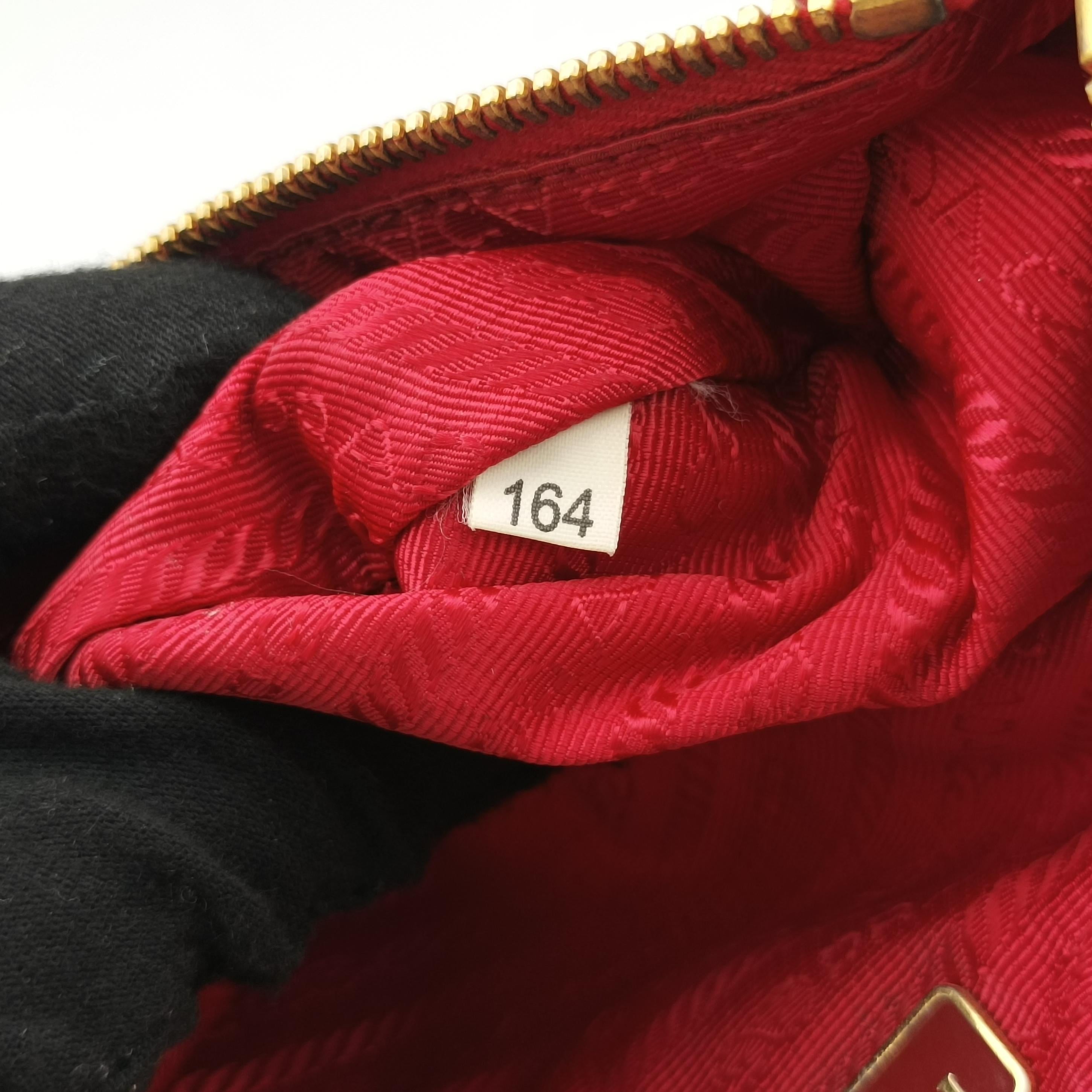 Pre-owned Prada Perforated Tote Red PVC  shoulderbag | stylenewstar