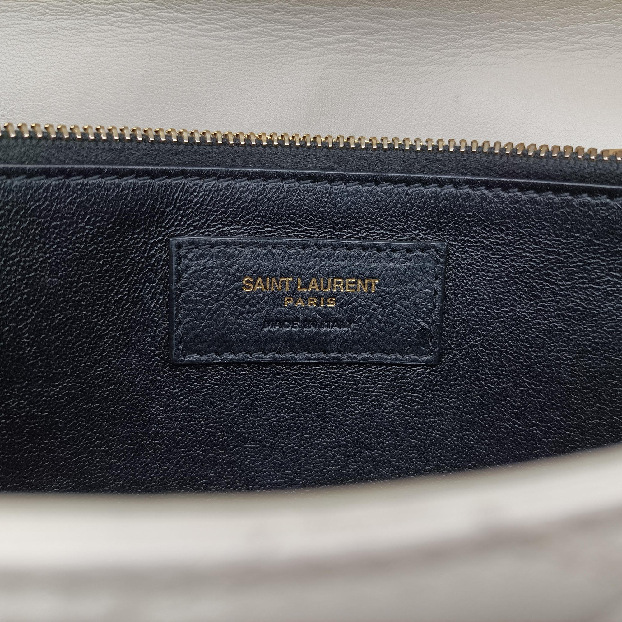 Pre-owned Yves Saint Laurent Gaby White Leather 685574 shoulderbag | stylenewstar