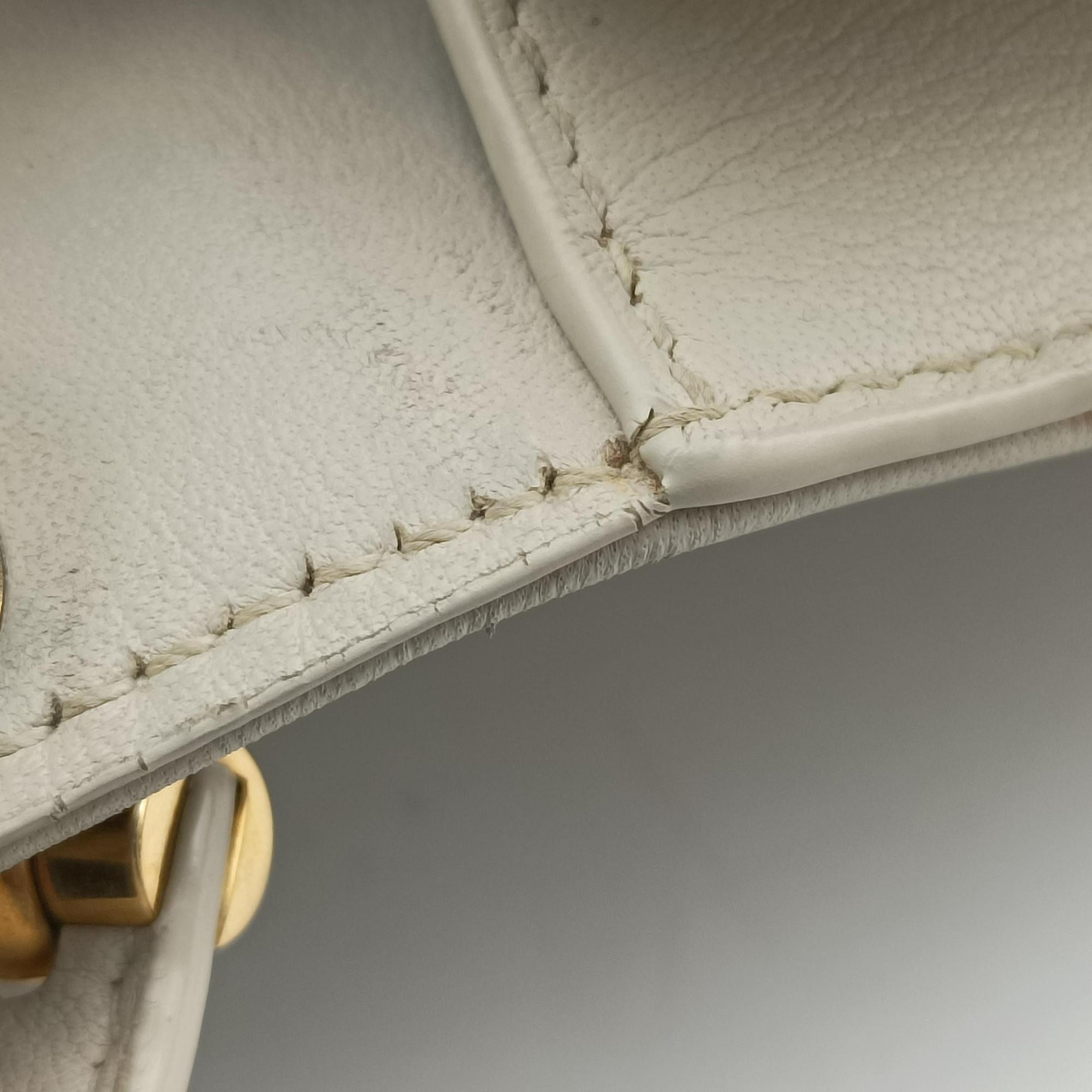Pre-owned Yves Saint Laurent Gaby White Leather 685574 shoulderbag | stylenewstar