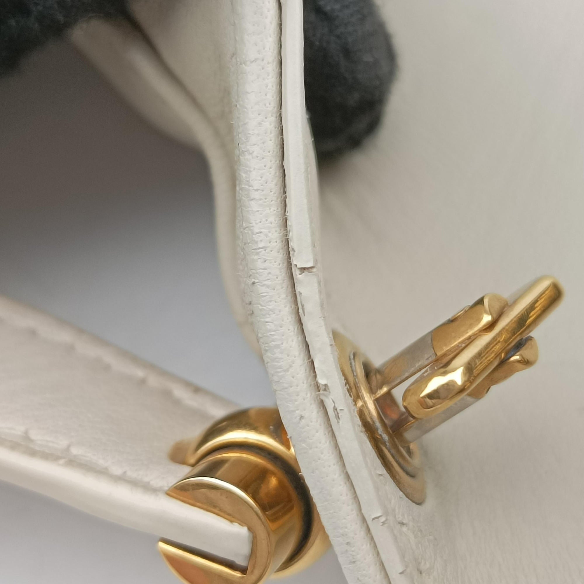 Pre-owned Yves Saint Laurent Gaby White Leather 685574 shoulderbag | stylenewstar