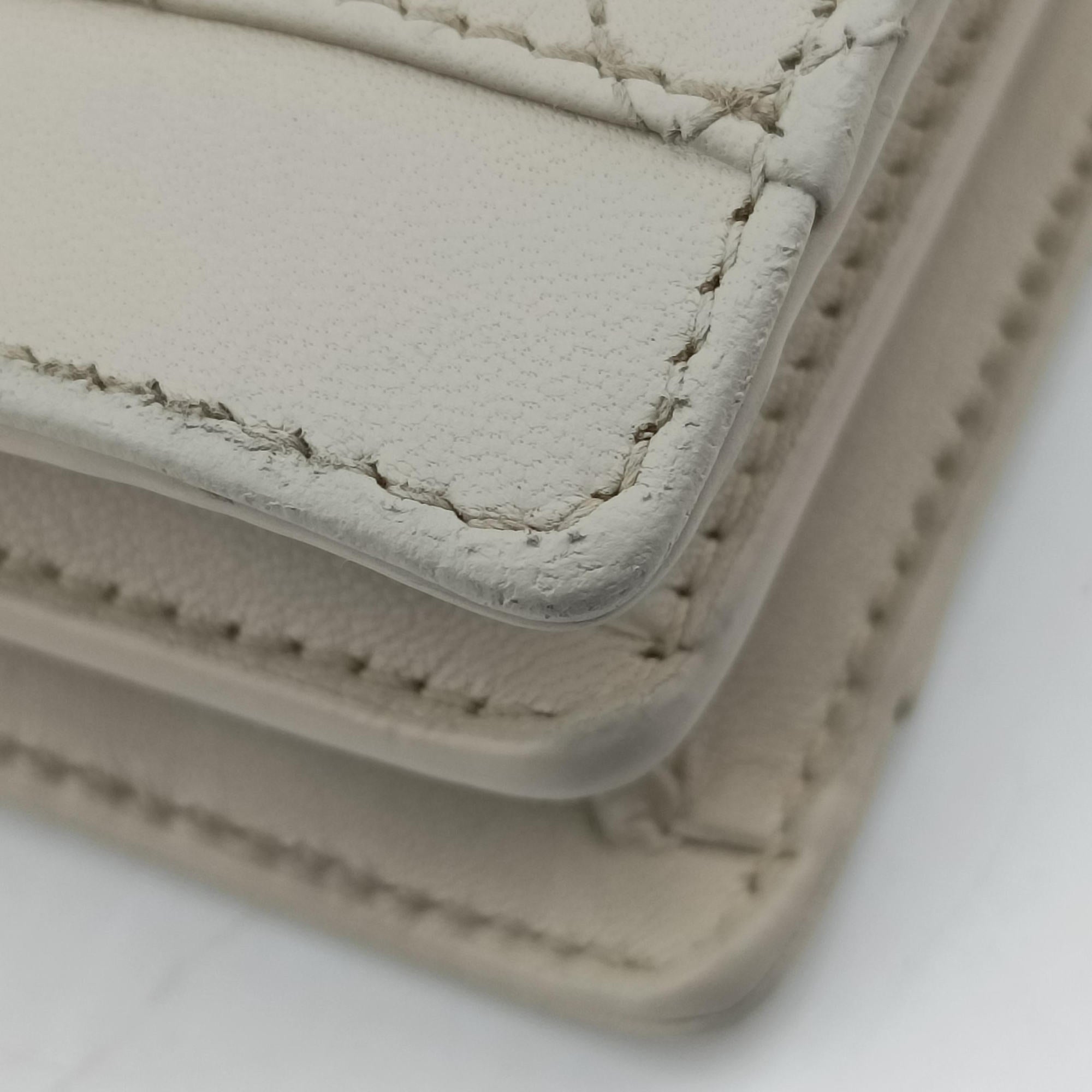 Pre-owned Yves Saint Laurent Gaby White Leather 685574 shoulderbag | stylenewstar