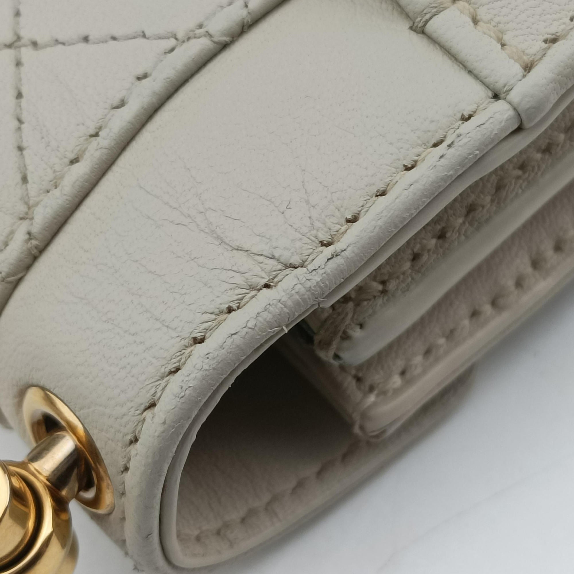 Pre-owned Yves Saint Laurent Gaby White Leather 685574 shoulderbag | stylenewstar
