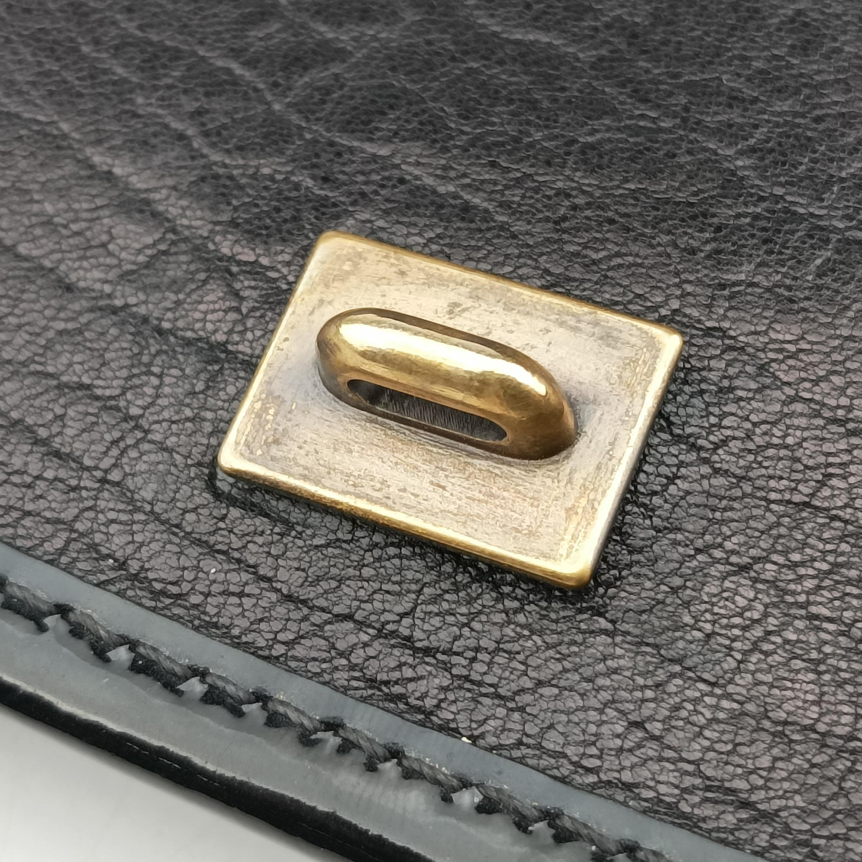 Pre-owned Fendi B Bag Black Leather  shoulderbag | stylenewstar